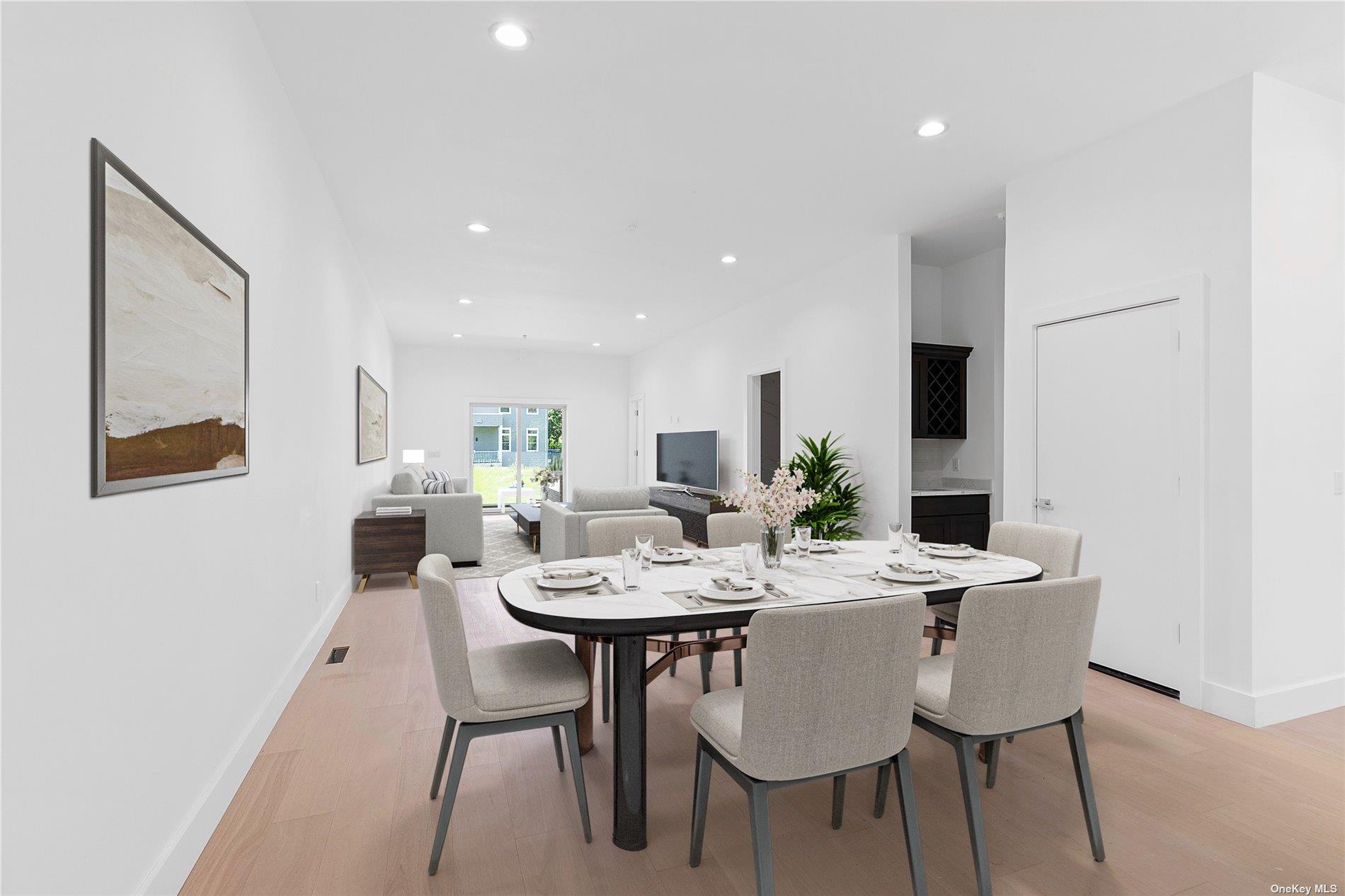 21 Montauk Hwy #1 # 1, Westhampton, NY 11977