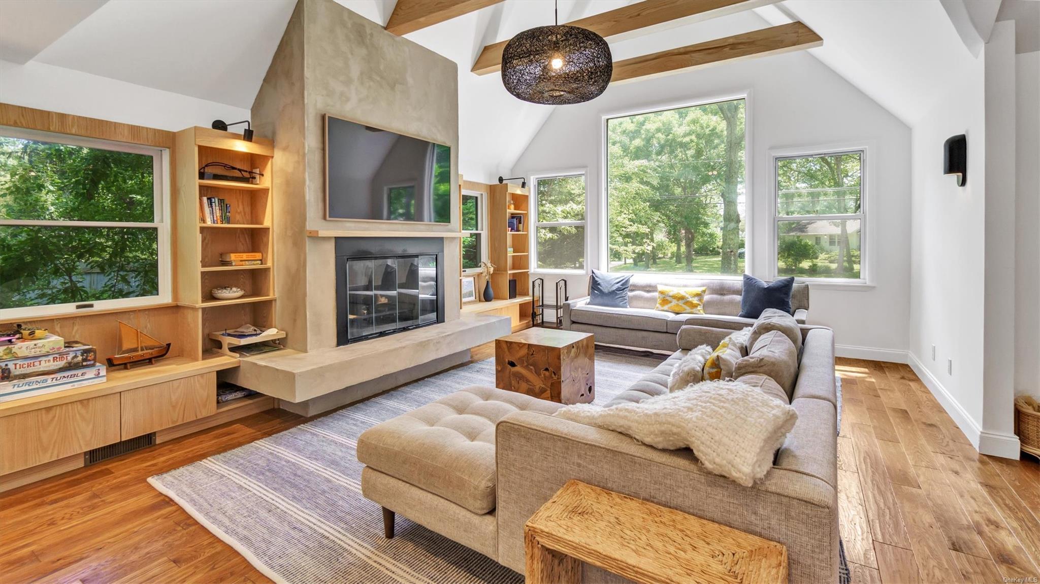 18 Bay View Road, Southampton, NY 11968