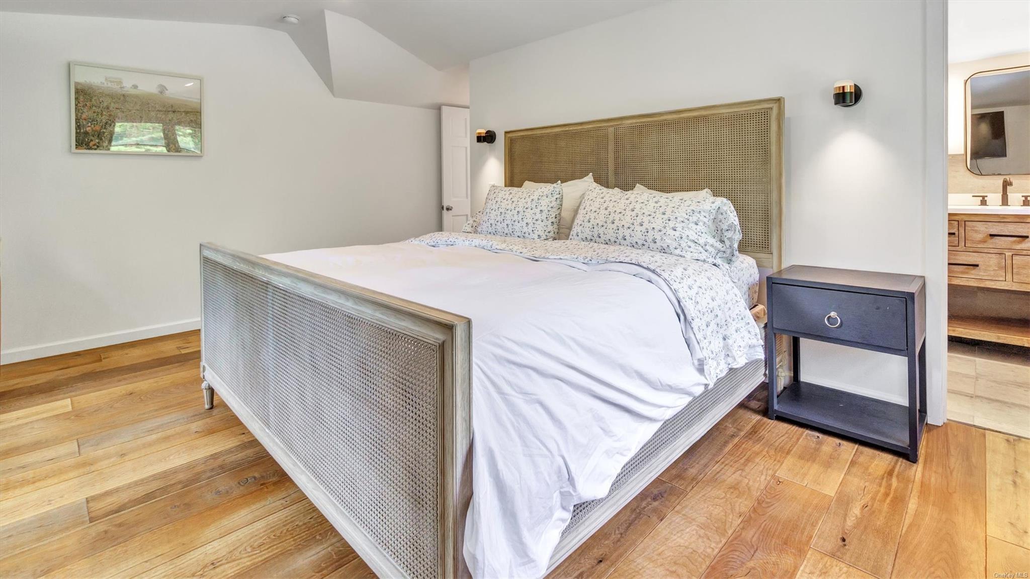 18 Bay View Road, Southampton, NY 11968