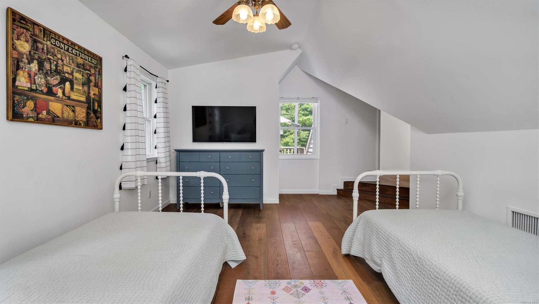 18 Bay View Road, Southampton, NY 11968