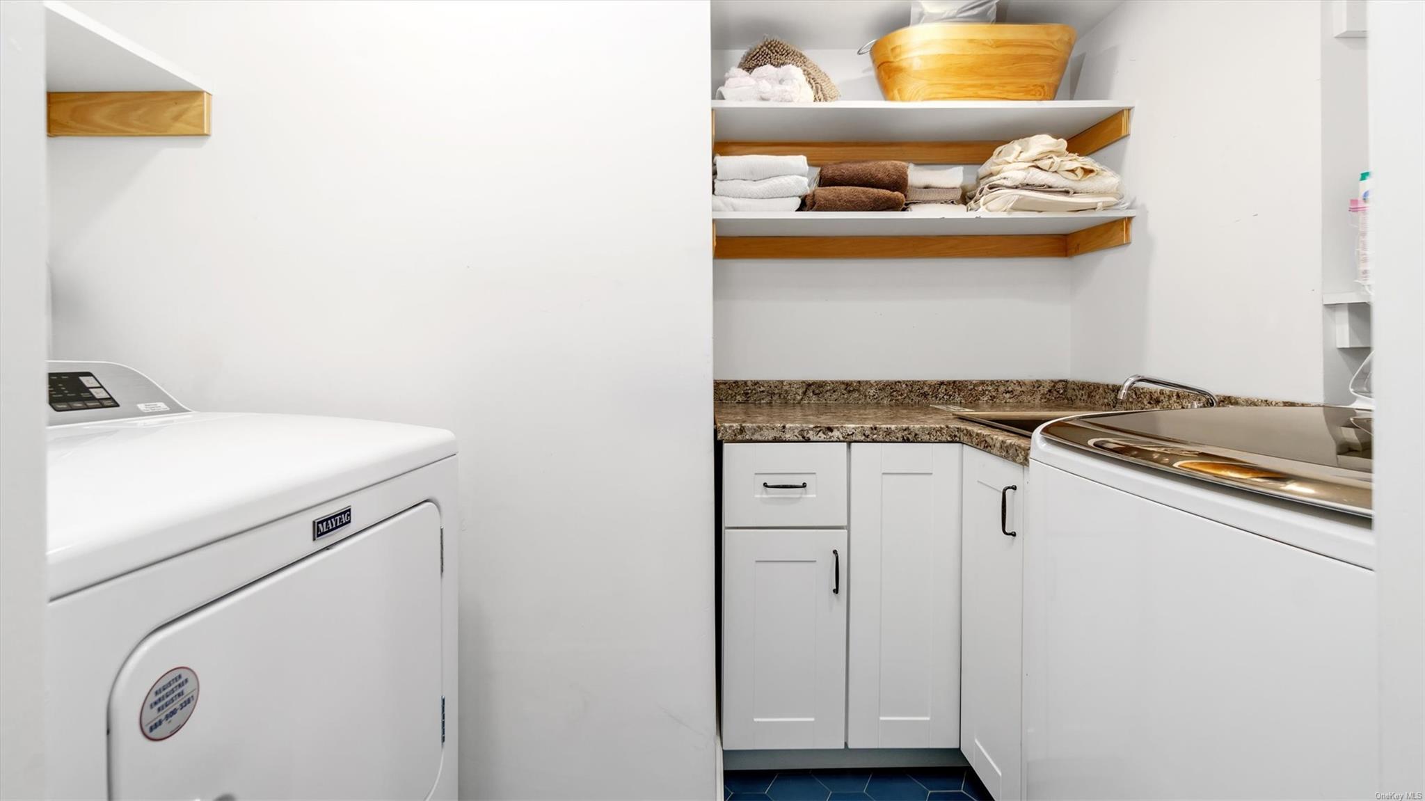 18 Bay View Road, Southampton, NY 11968