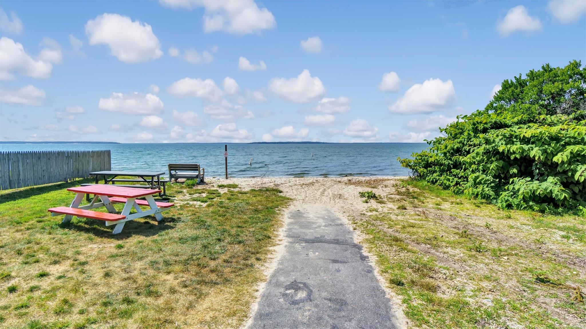 18 Bay View Road, Southampton, NY 11968