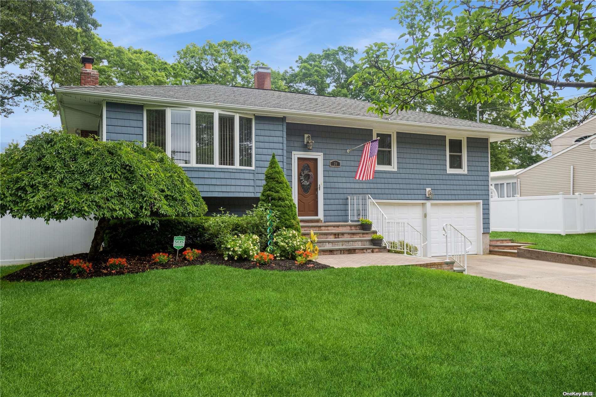 39 Woodbury Road, Farmingville, NY 11738