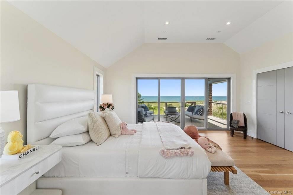 451 Dune Road, Westhampton Beach, NY 11978