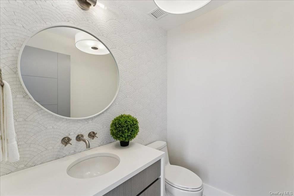 451 Dune Road, Westhampton Beach, NY 11978