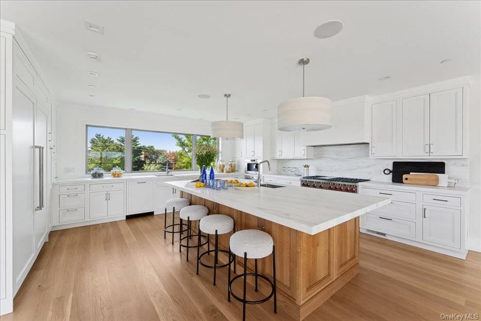 451 Dune Road, Westhampton Beach, NY 11978