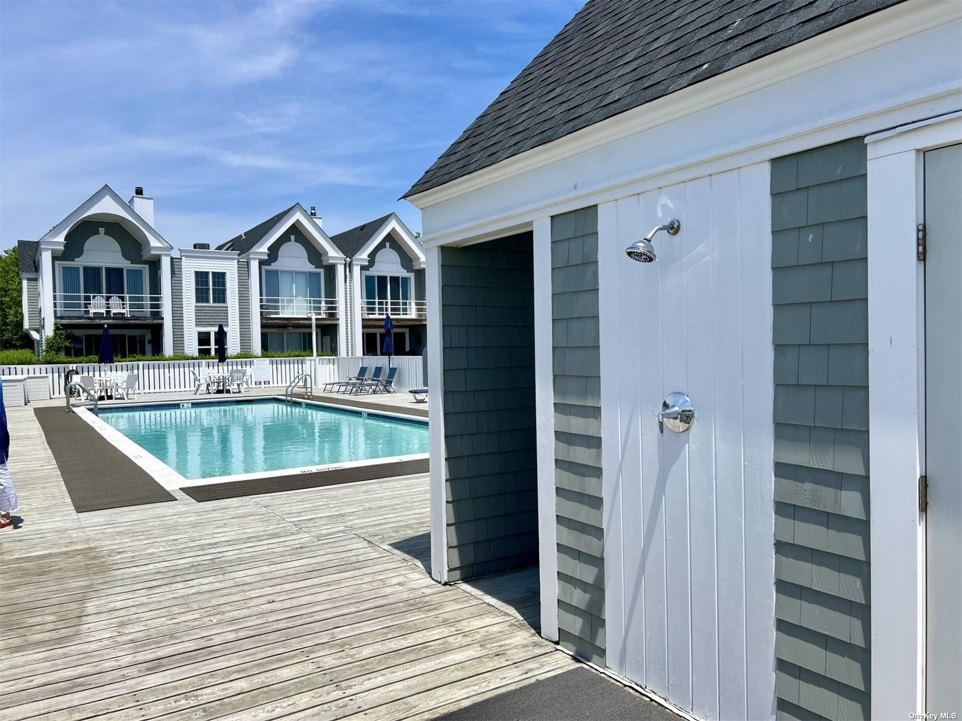 8 Oyster Point, Greenport, NY 11944