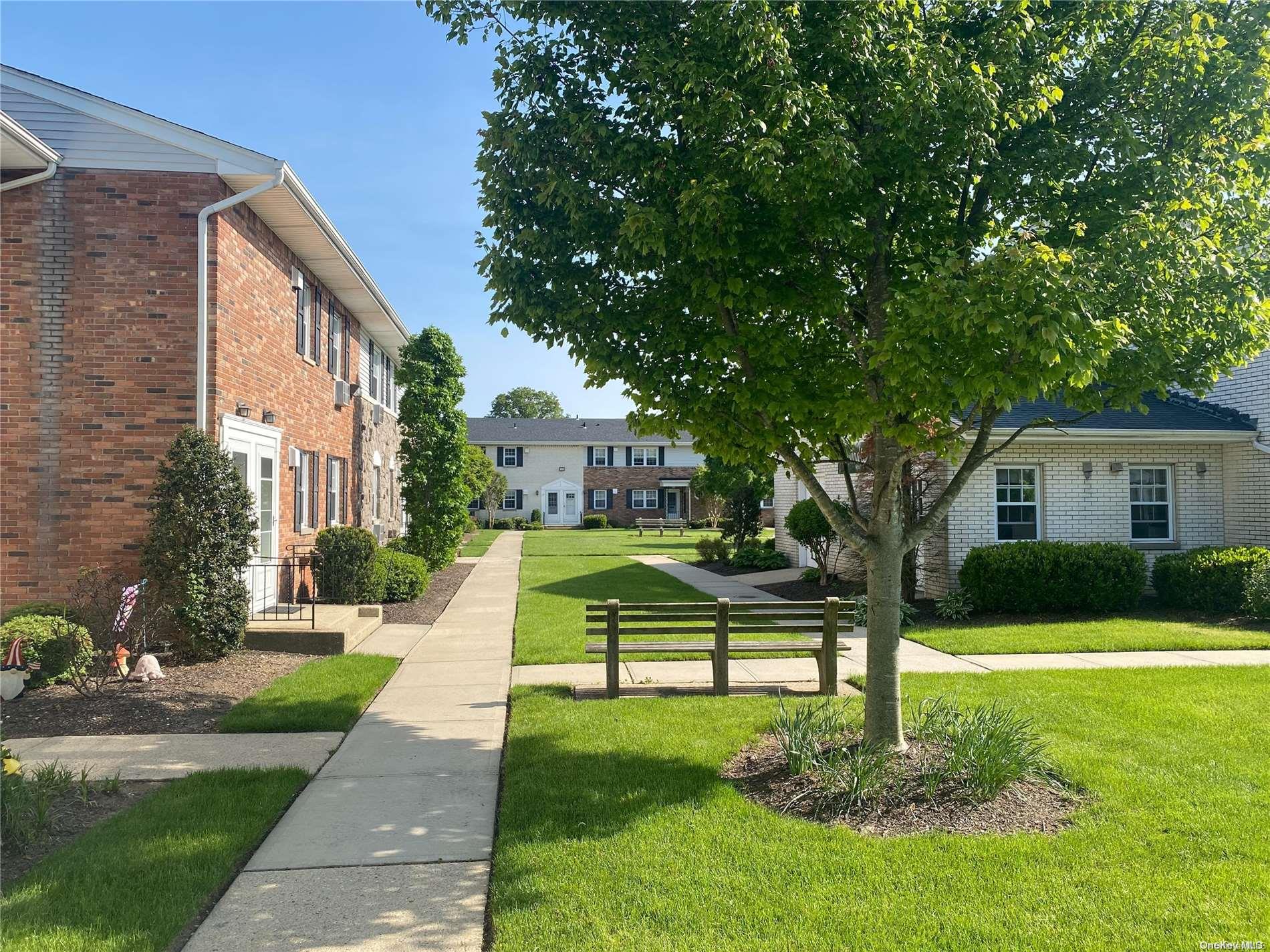 432 Kensington Lane, Bethpage, NY 11714