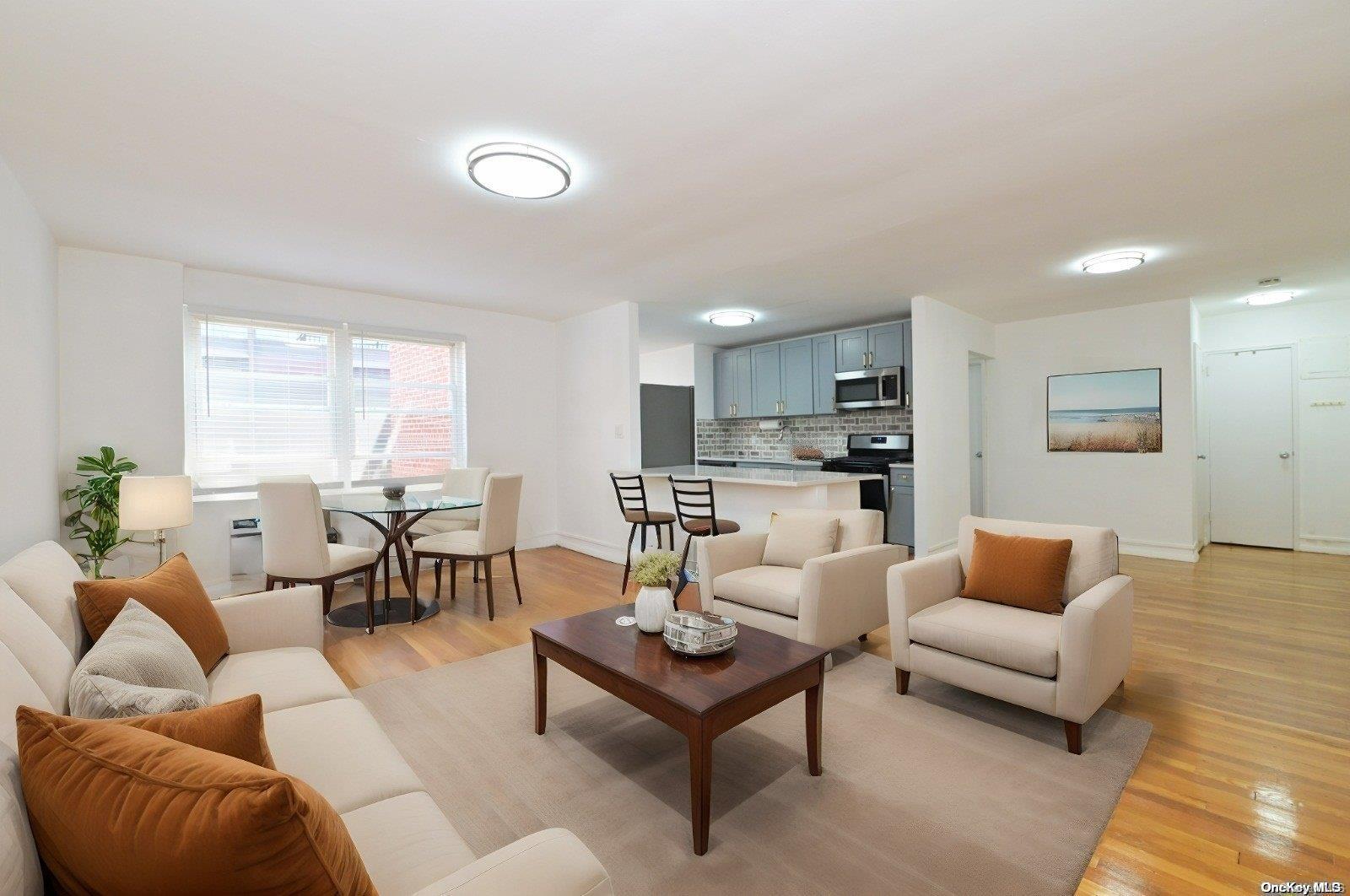 30 Stoner Avenue # 3R, Great Neck, NY 11021