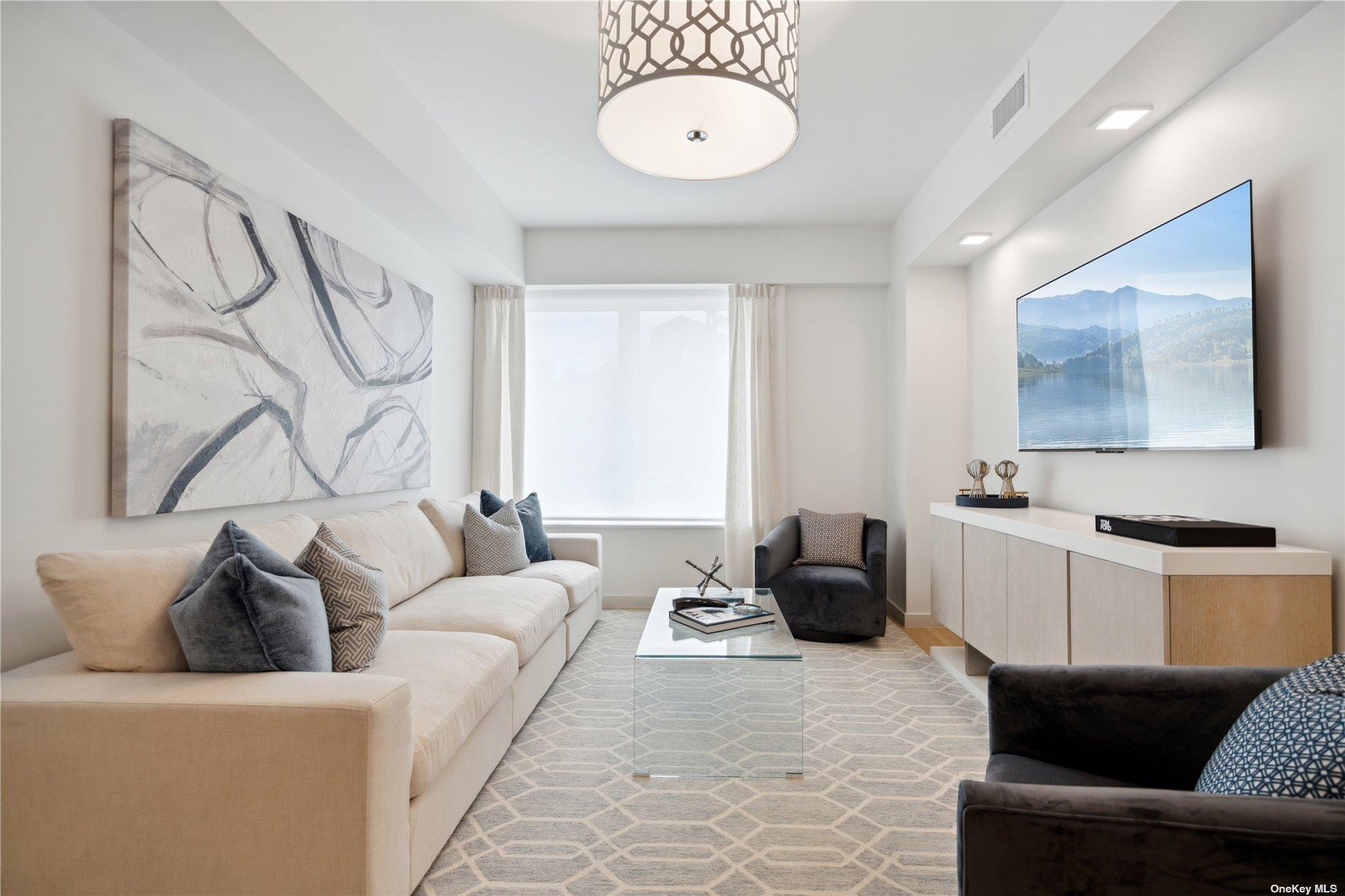 218 Middle Neck Road # 111, Great Neck, NY 11021