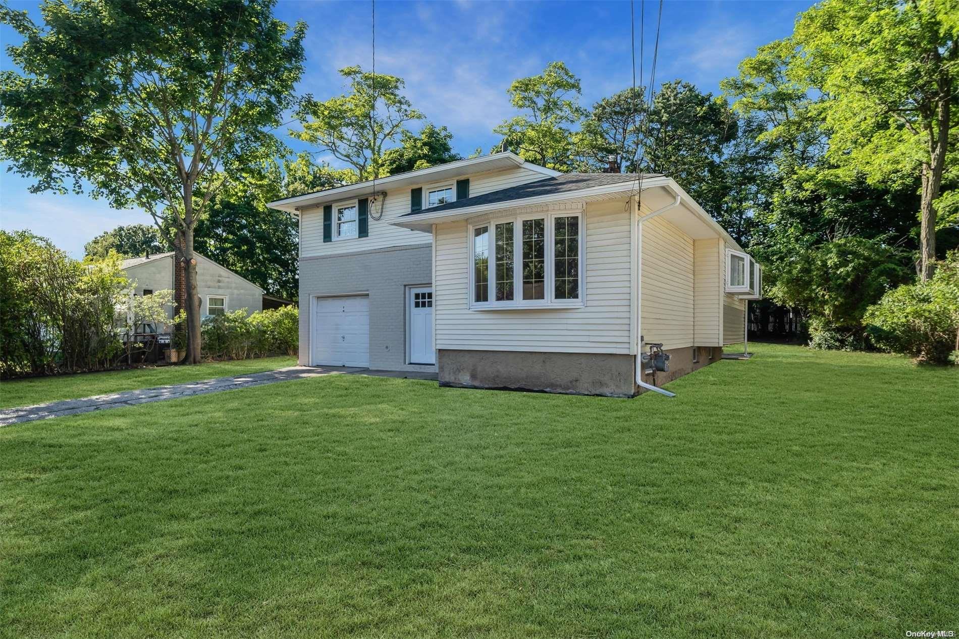 157 New Jersey Avenue, Bay Shore, NY 11706