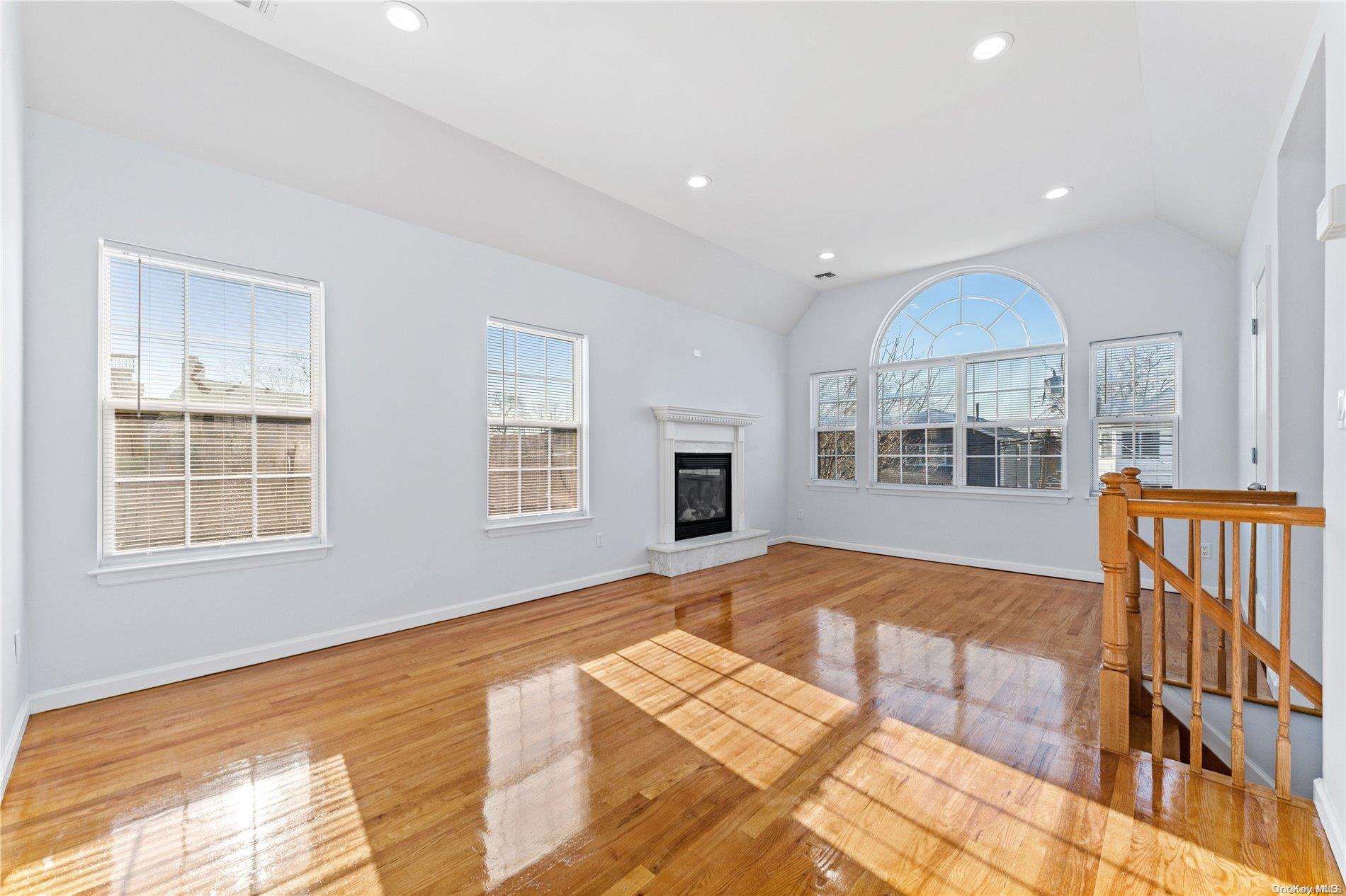 22 Dunwood Road # 2, Port Washington, NY 11050