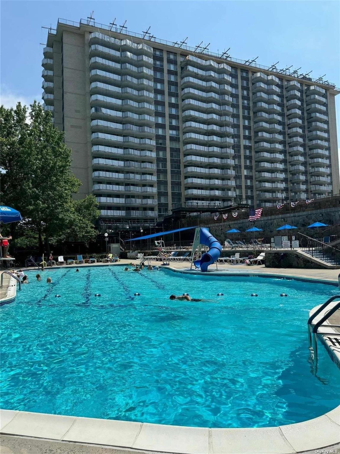 17-85 215 Street # 4J, Bayside, NY 11360