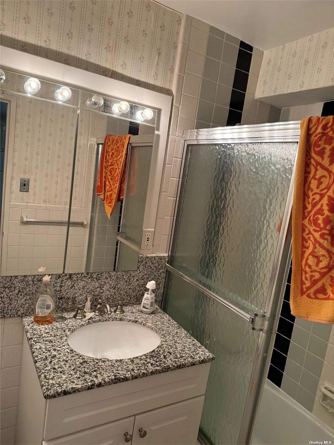 17-85 215 Street # 4J, Bayside, NY 11360