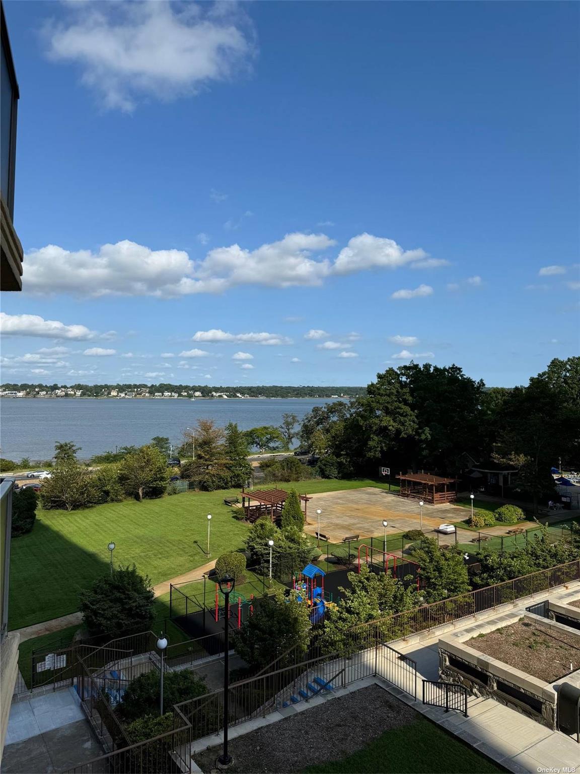 17-85 215 Street # 4J, Bayside, NY 11360