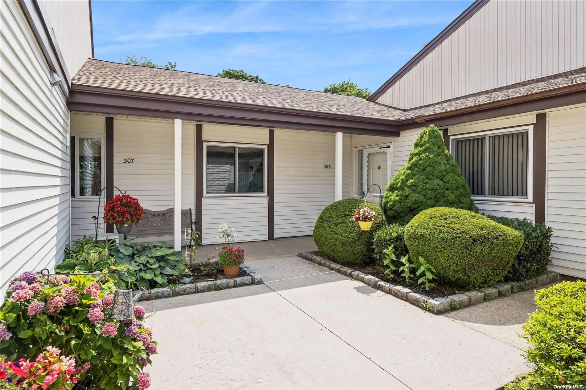 306 Alden Court E # 306, Saint James, NY 11780