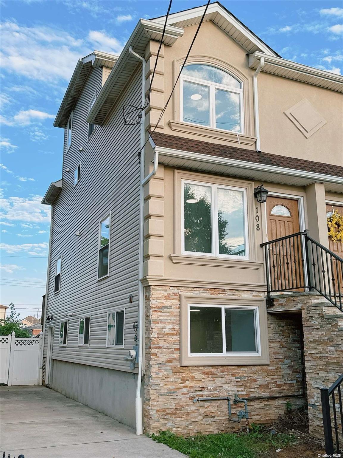 108 Milton Avenue, Out Of Area Town, NY 10306