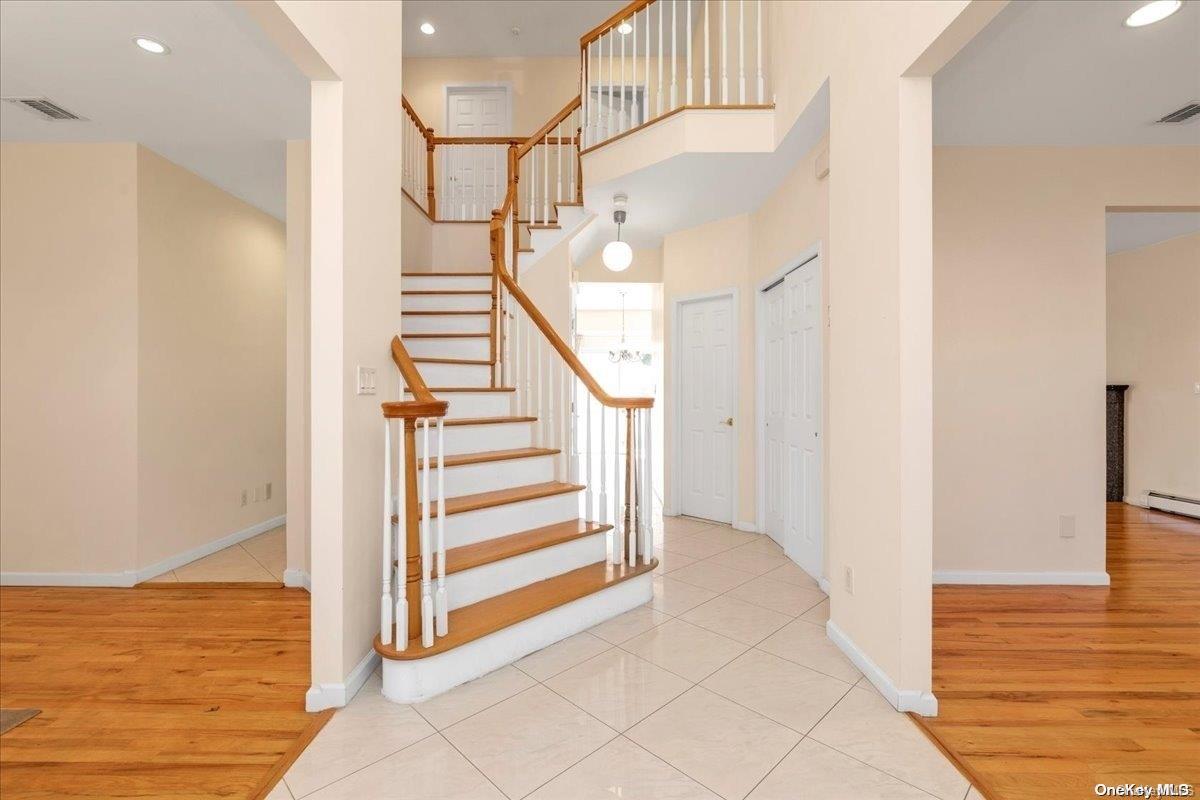 86 Broadway, New Hyde Park, NY 11040