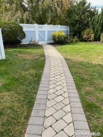 21 Griffin Drive, Mount Sinai, NY 11766