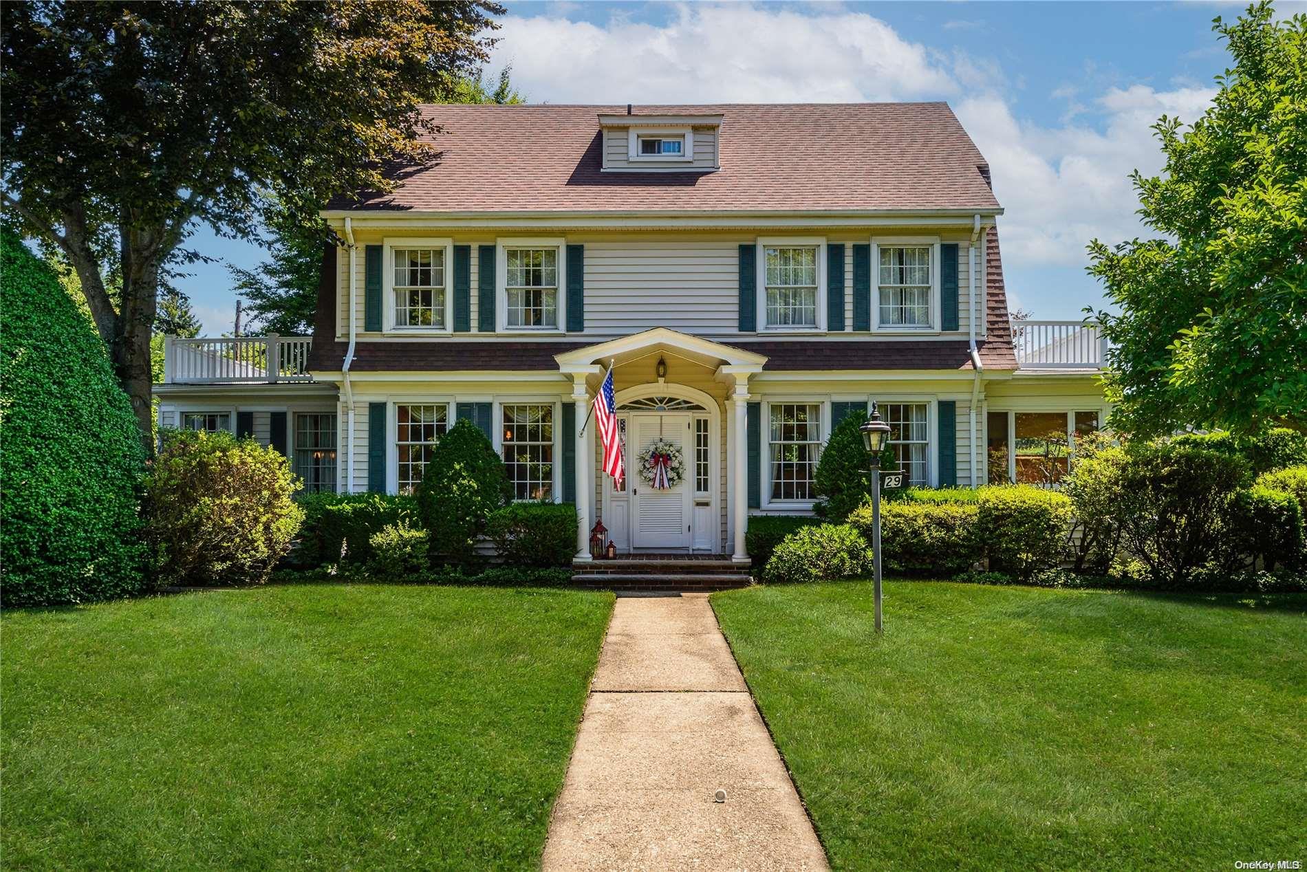 29 Hilton Avenue, Garden City, NY 11530