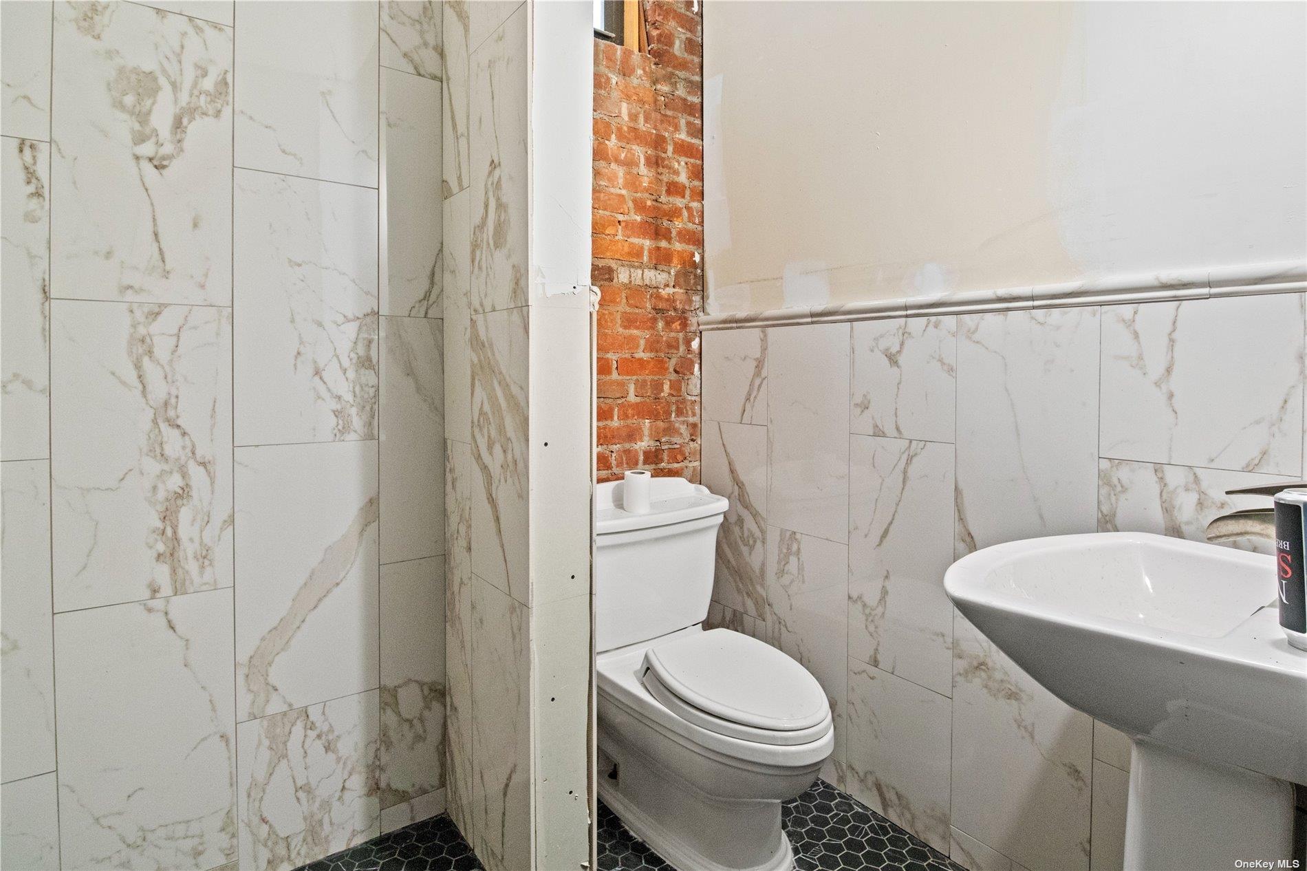 18 Glen Street, Glen Cove, NY 11542