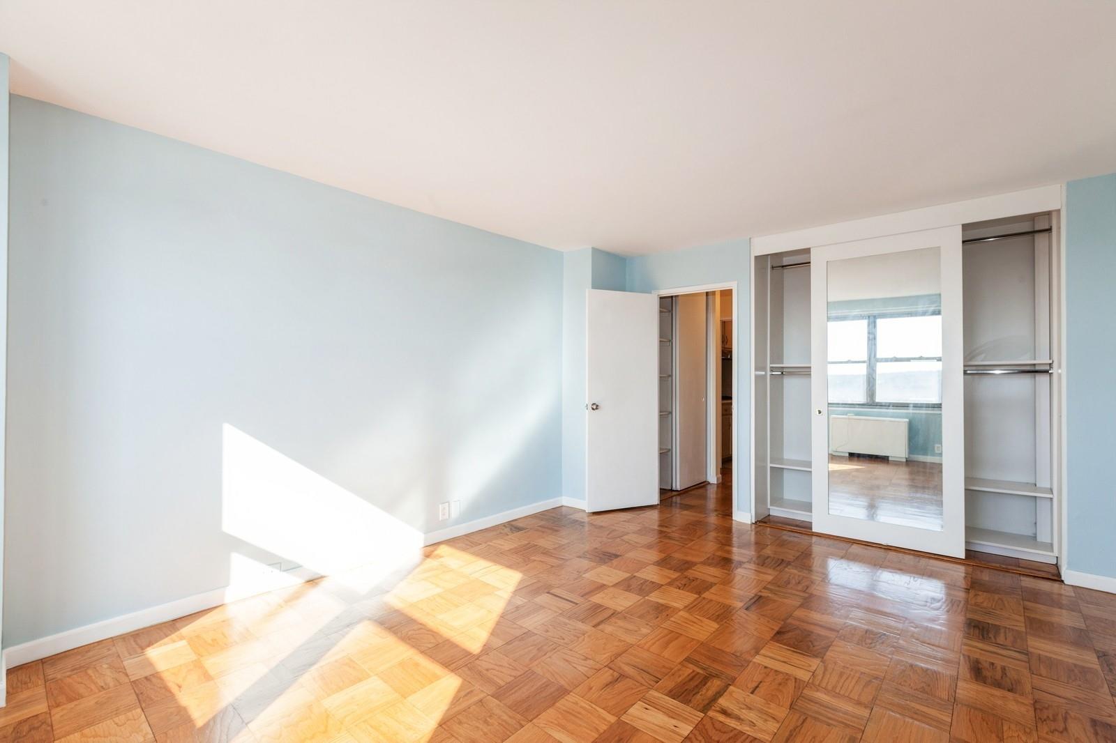 70-25 Yellowstone Boulevard # 12O, Forest Hills, NY 11375