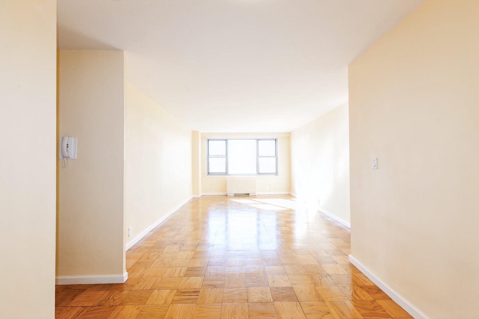 70-25 Yellowstone Boulevard # 12O, Forest Hills, NY 11375