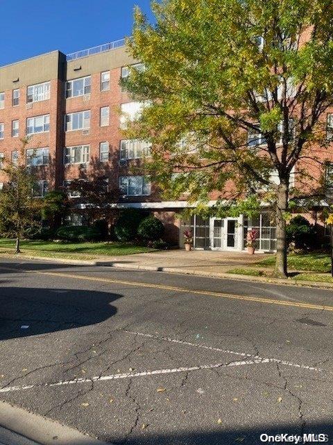 280 Guy Lombardo Avenue # L 3, Freeport, NY 11520