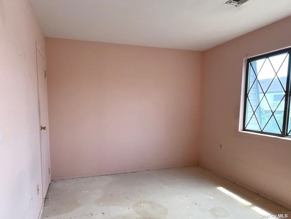 92 Cambridge Drive # 92, Copiague, NY 11726