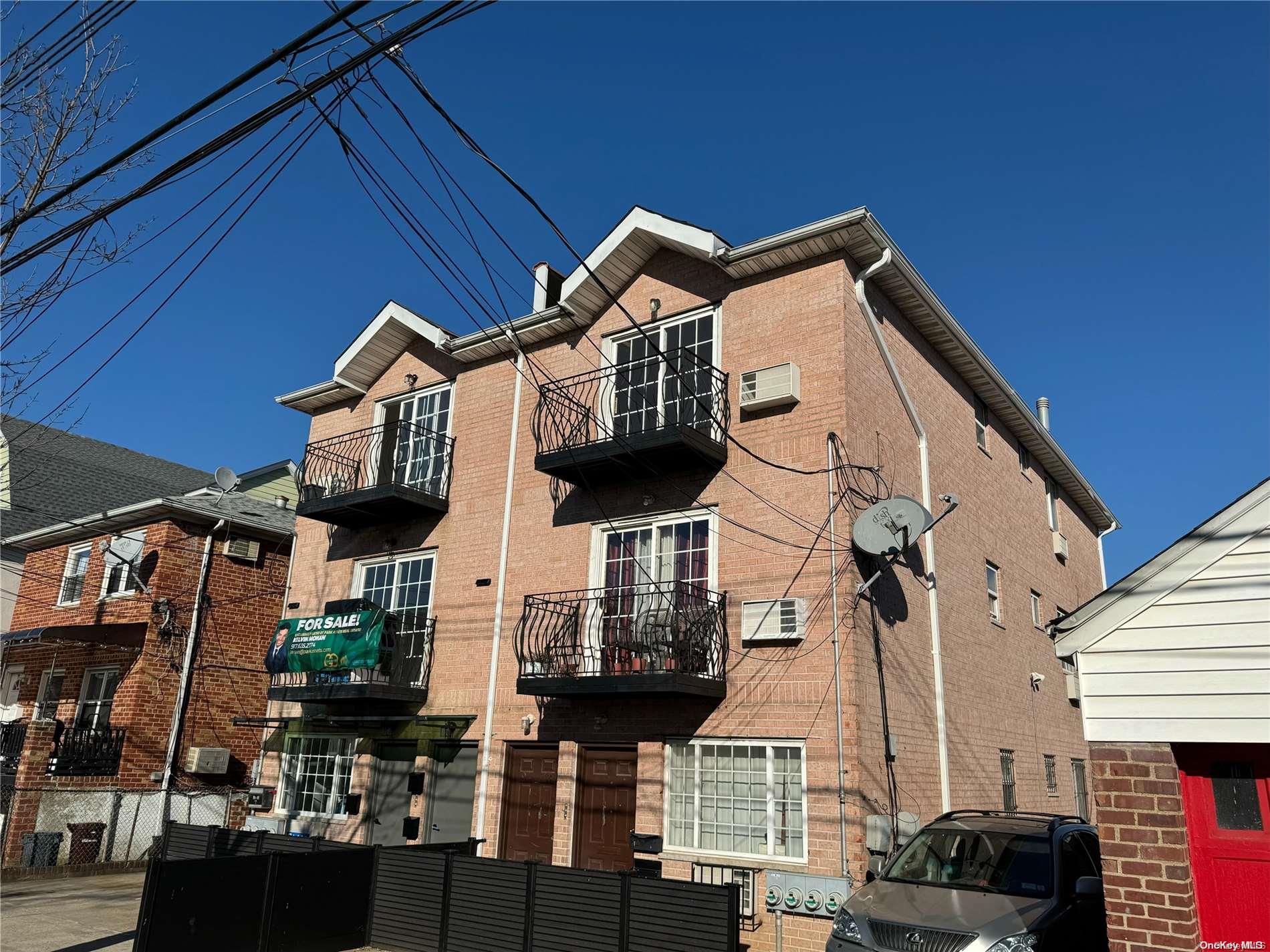 94-43 113th St, Richmond Hill, NY 11418