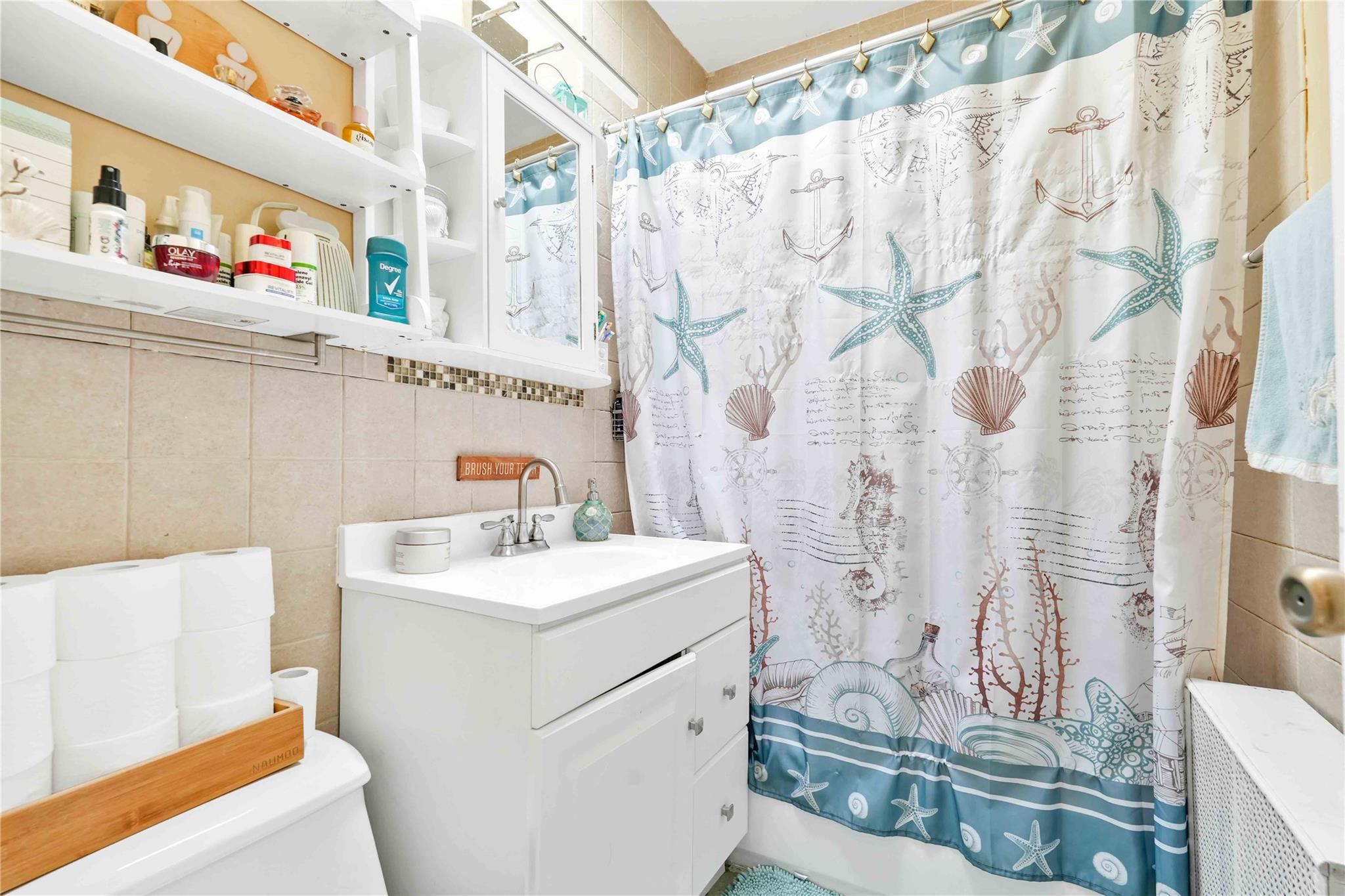 25-37 48th Street, Astoria, NY 11103