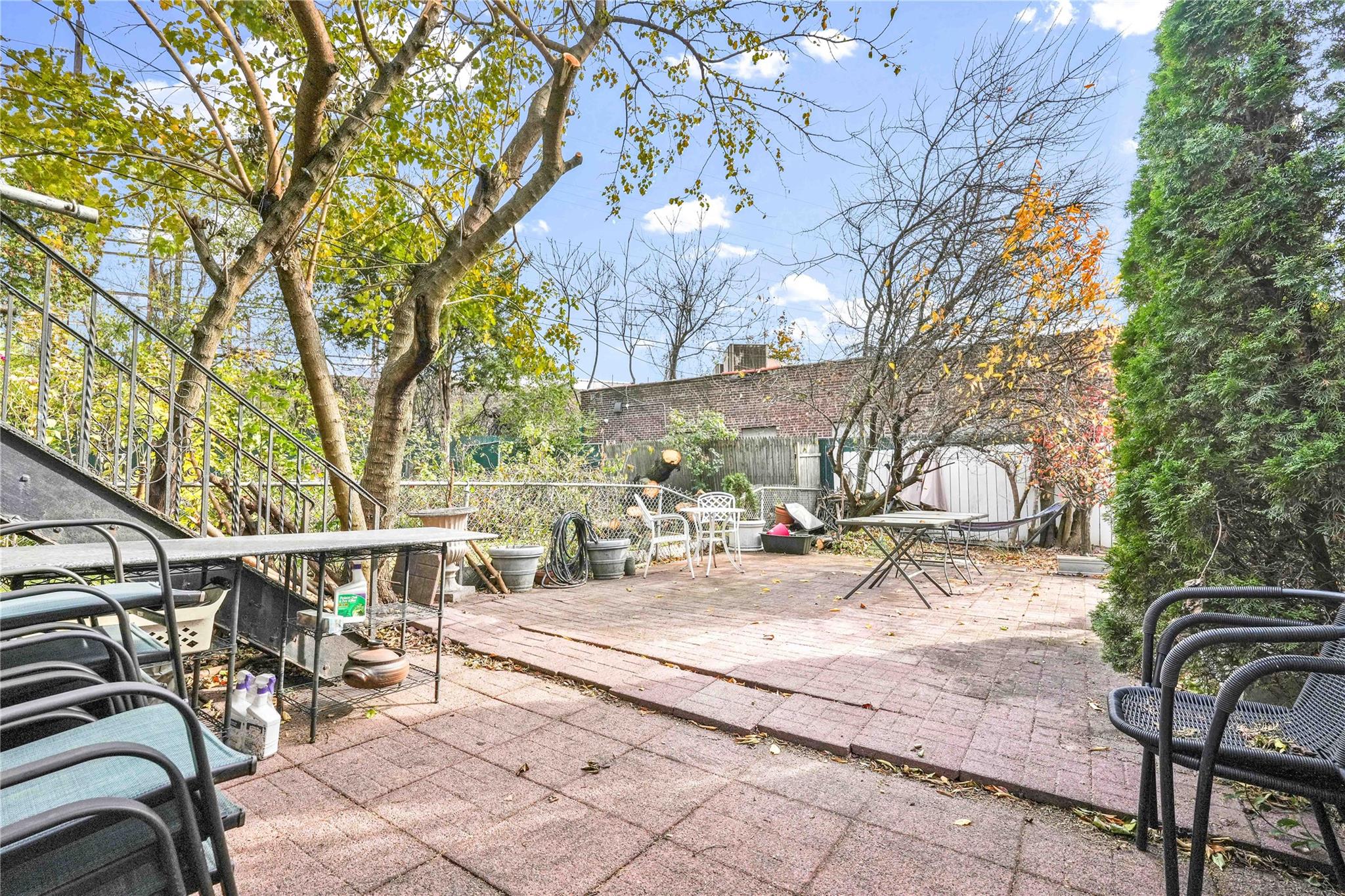 25-37 48th Street, Astoria, NY 11103