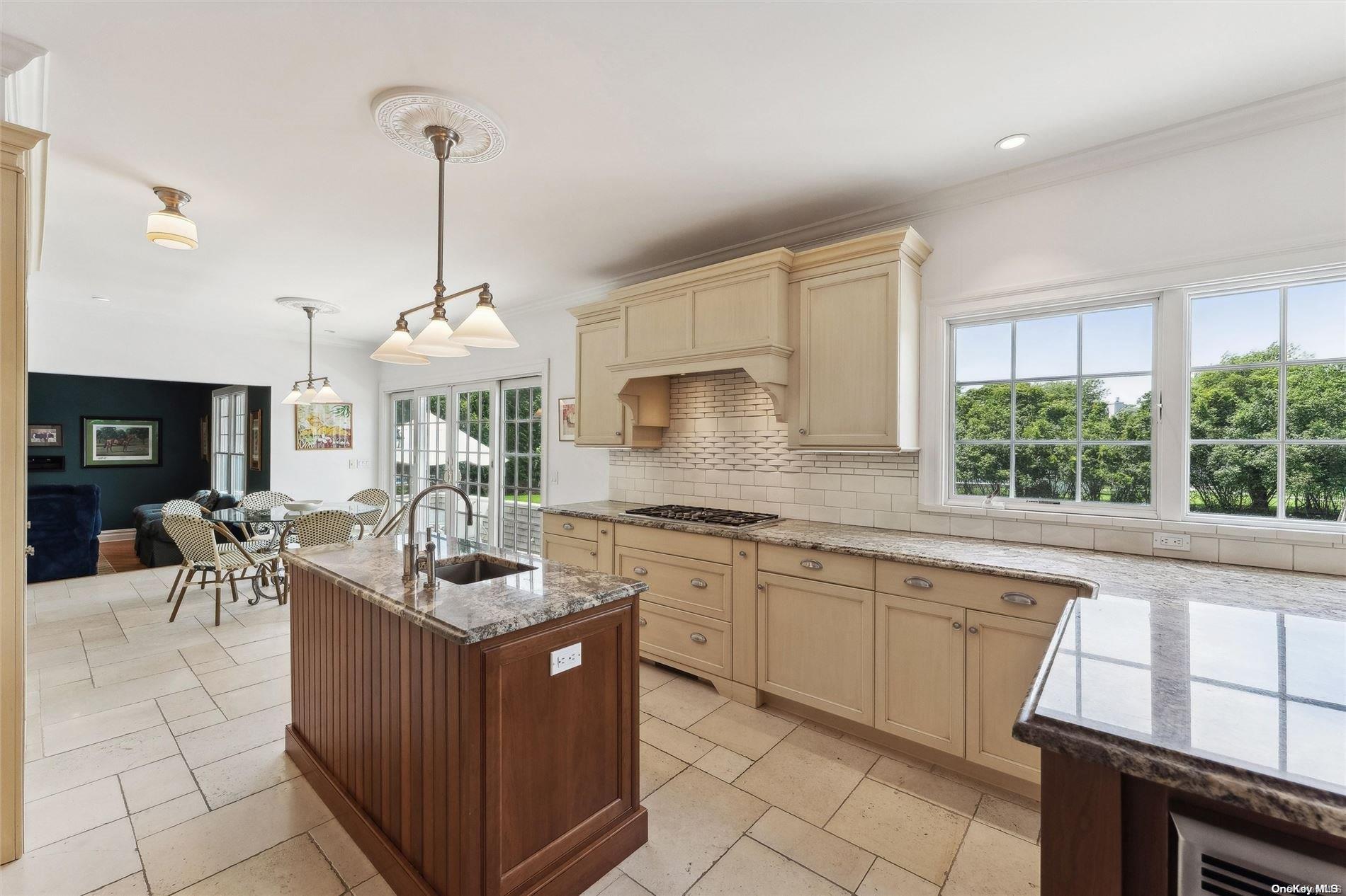 21 Rogers Lane, Remsenburg, NY 11960