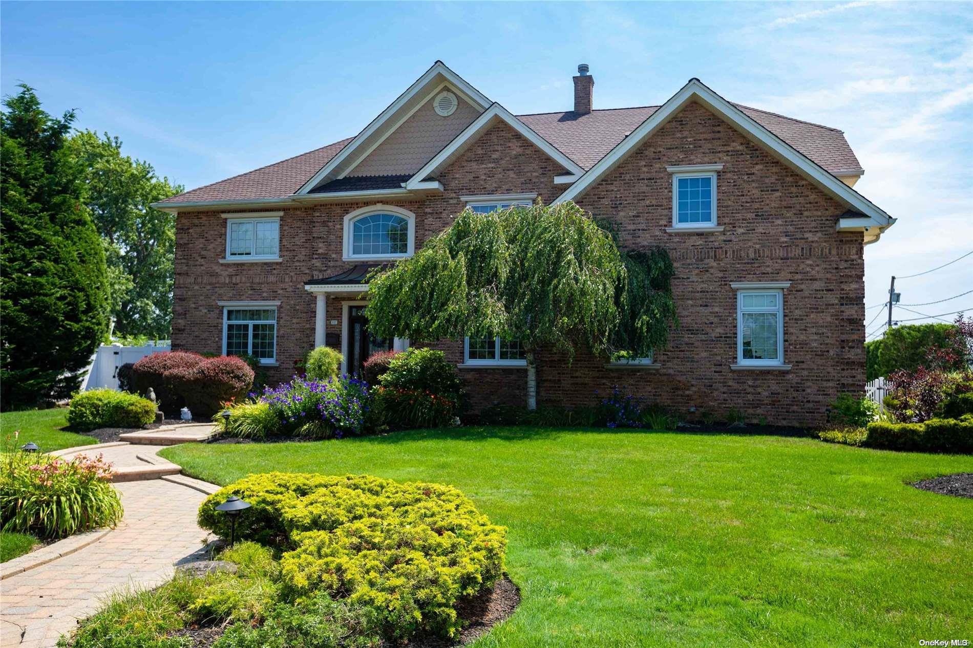 117 Ocean Avenue, Massapequa, NY 11758