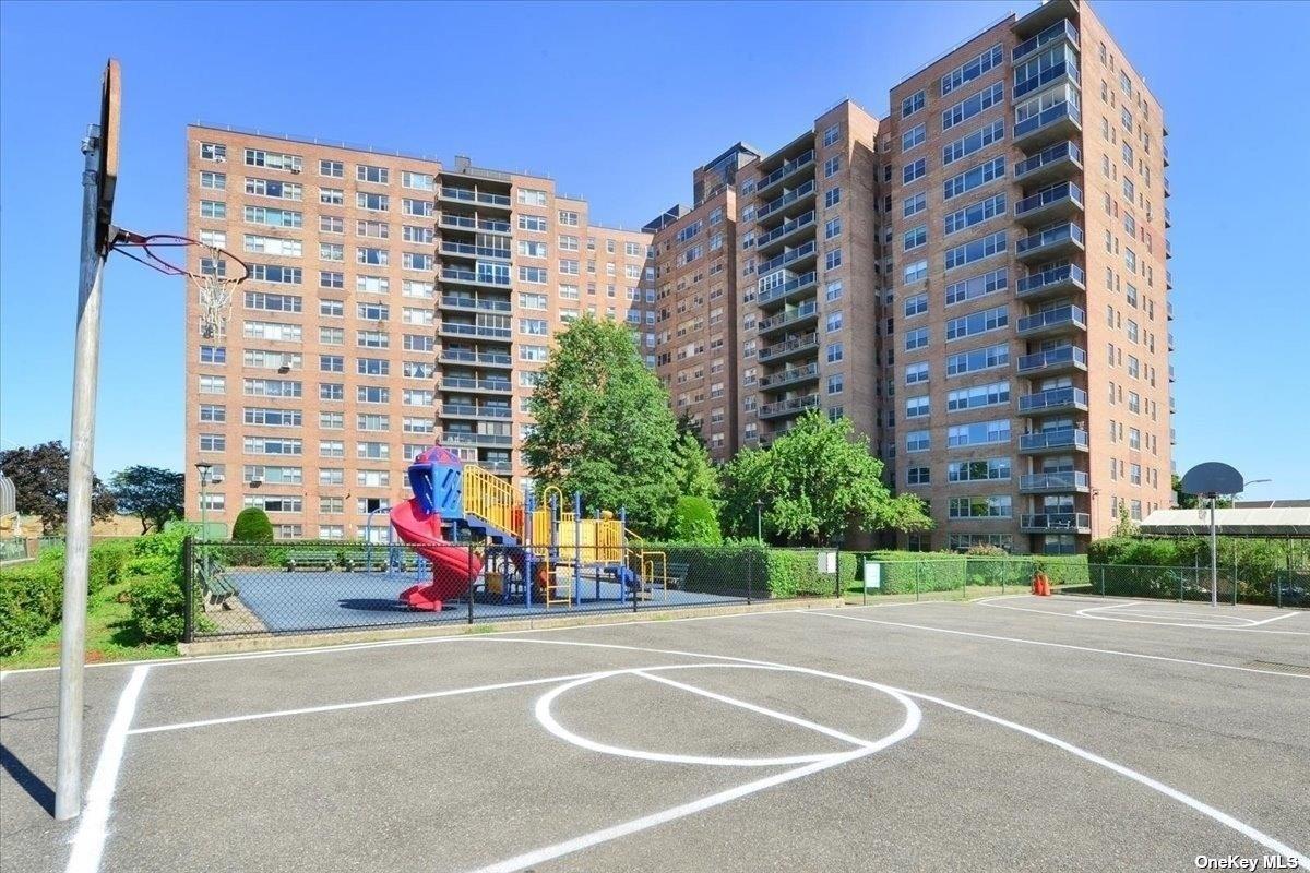 61-20 Grand Central Parkway # C303, Forest Hills, NY 11375