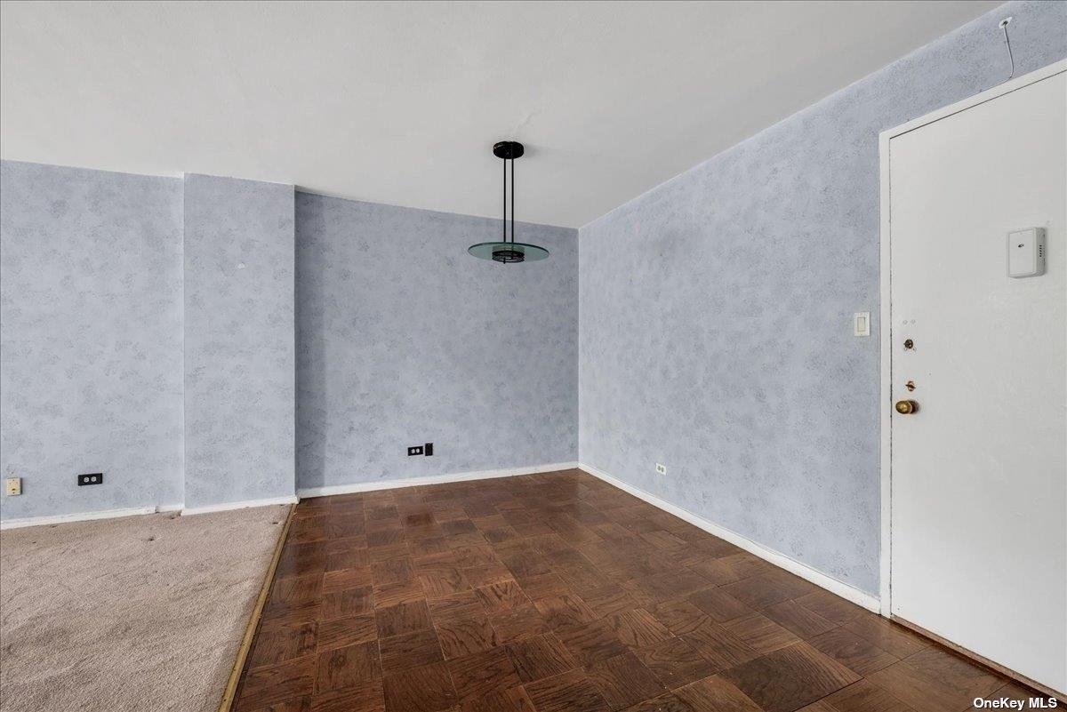 61-20 Grand Central Parkway # C303, Forest Hills, NY 11375