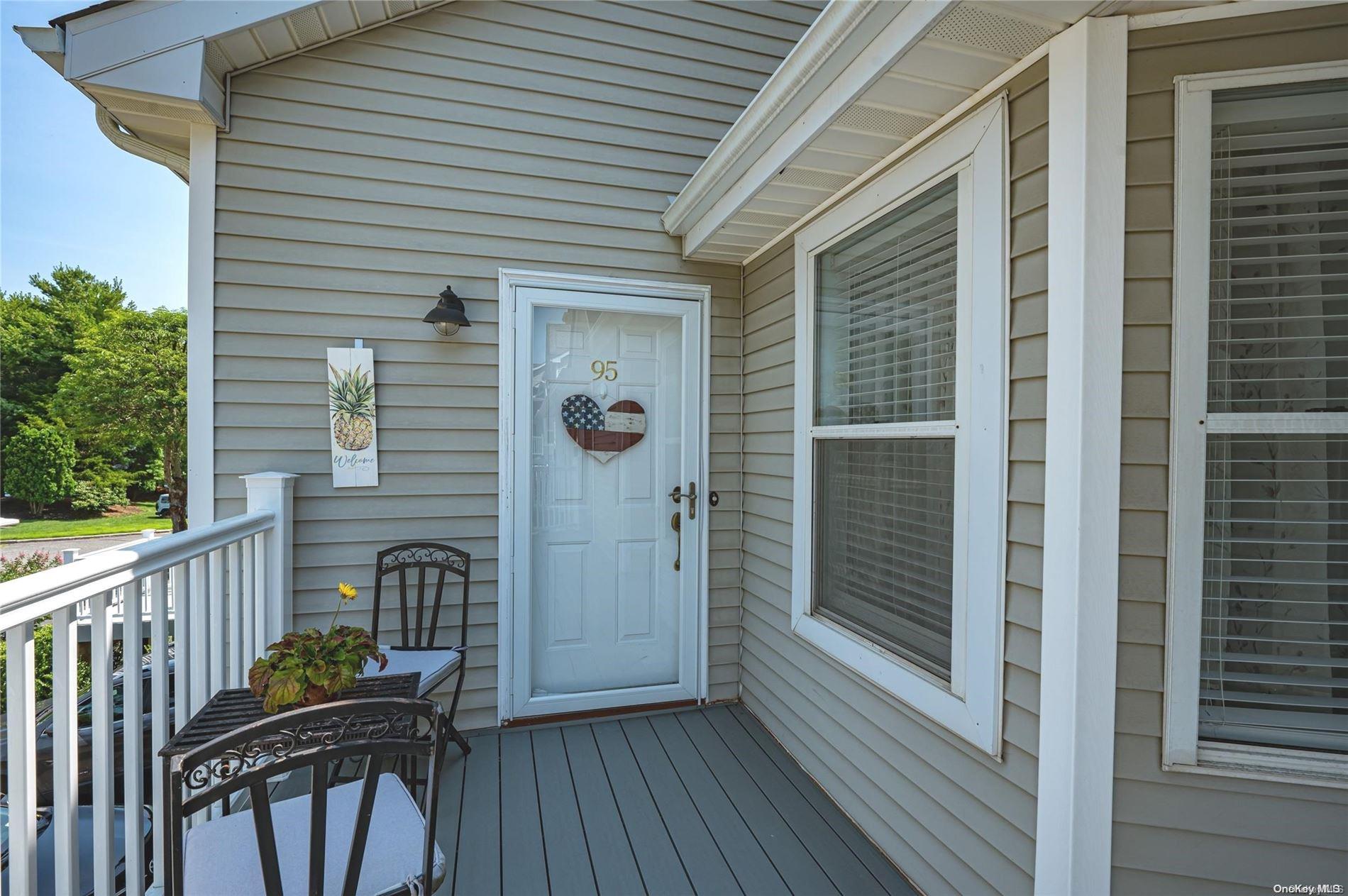 95 Leeward Lane # 95, Port Jefferson, NY 11777