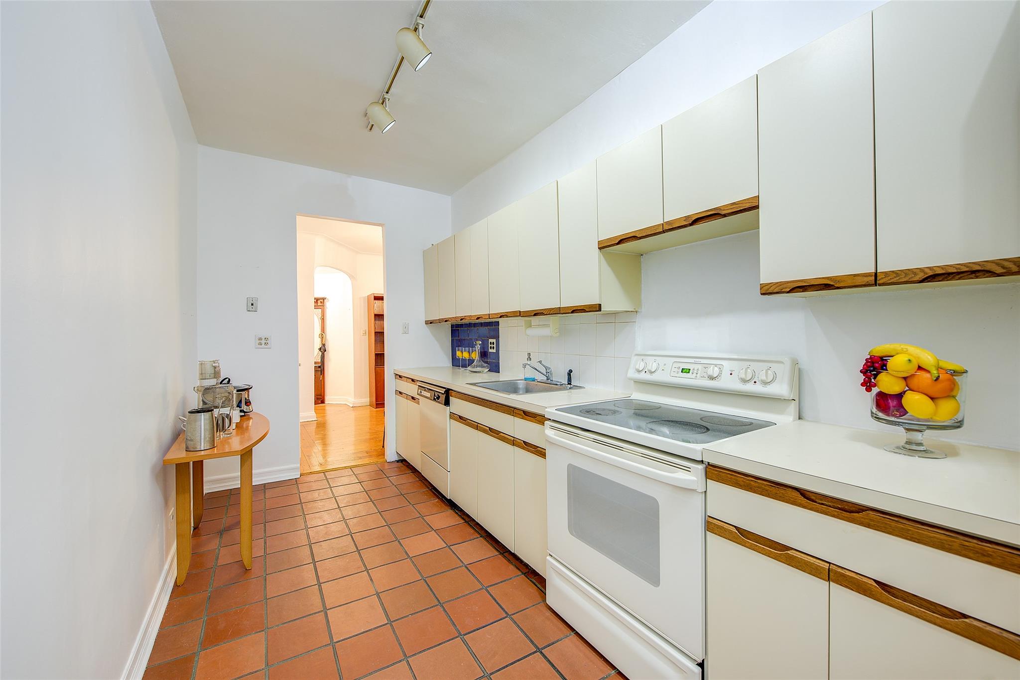 77-12 35 Avenue # A24, Jackson Heights, NY 11372