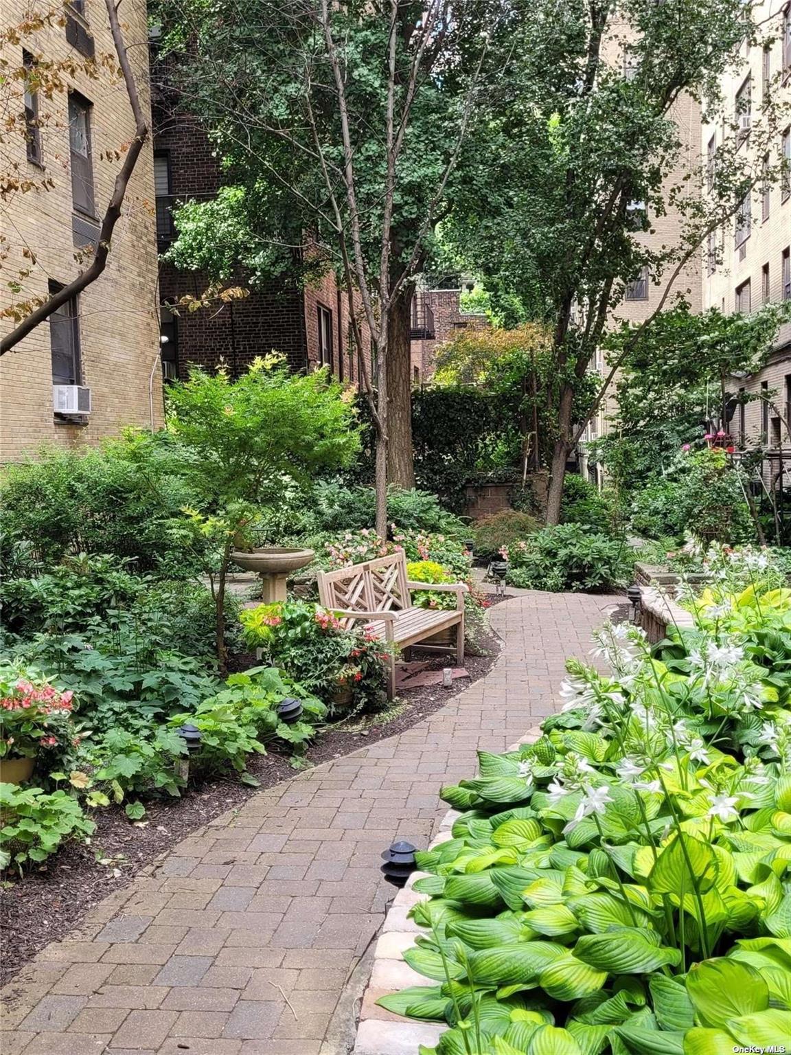 434 E 52 Street # 9A, New York (Manhattan), NY 10022