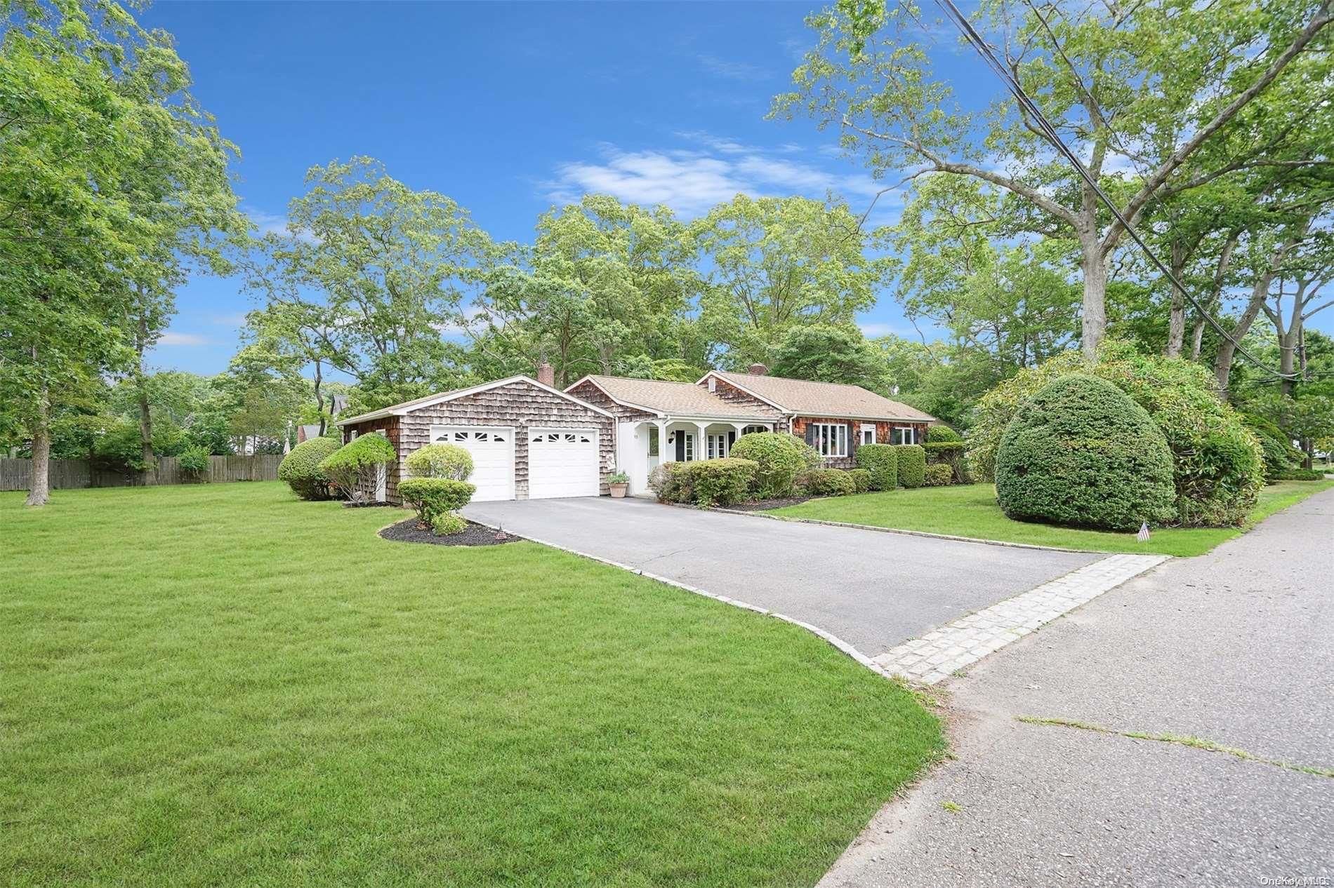 93 New Street, Great River, NY 11739