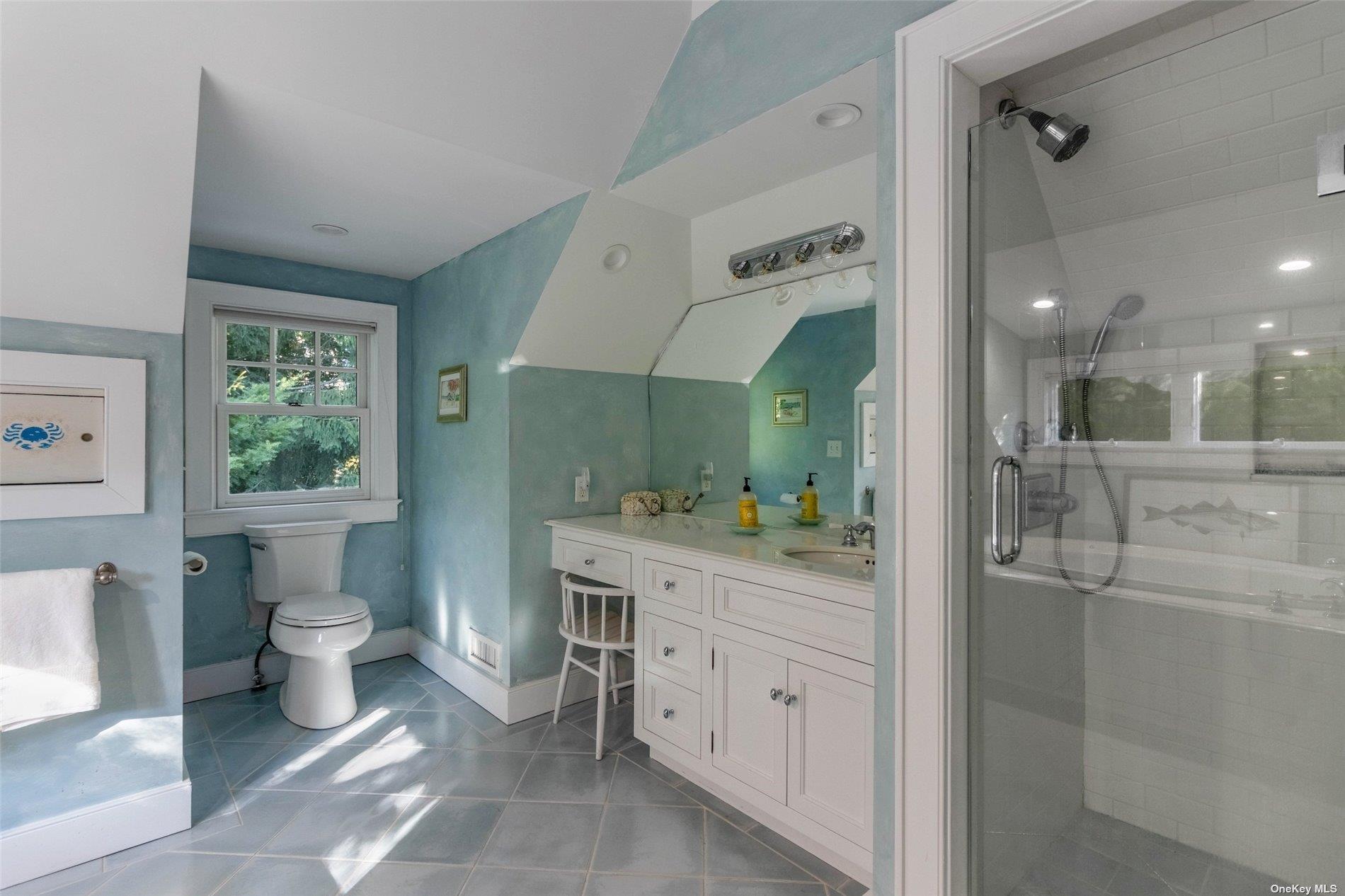 930 W Cove Road, Cutchogue, NY 11935