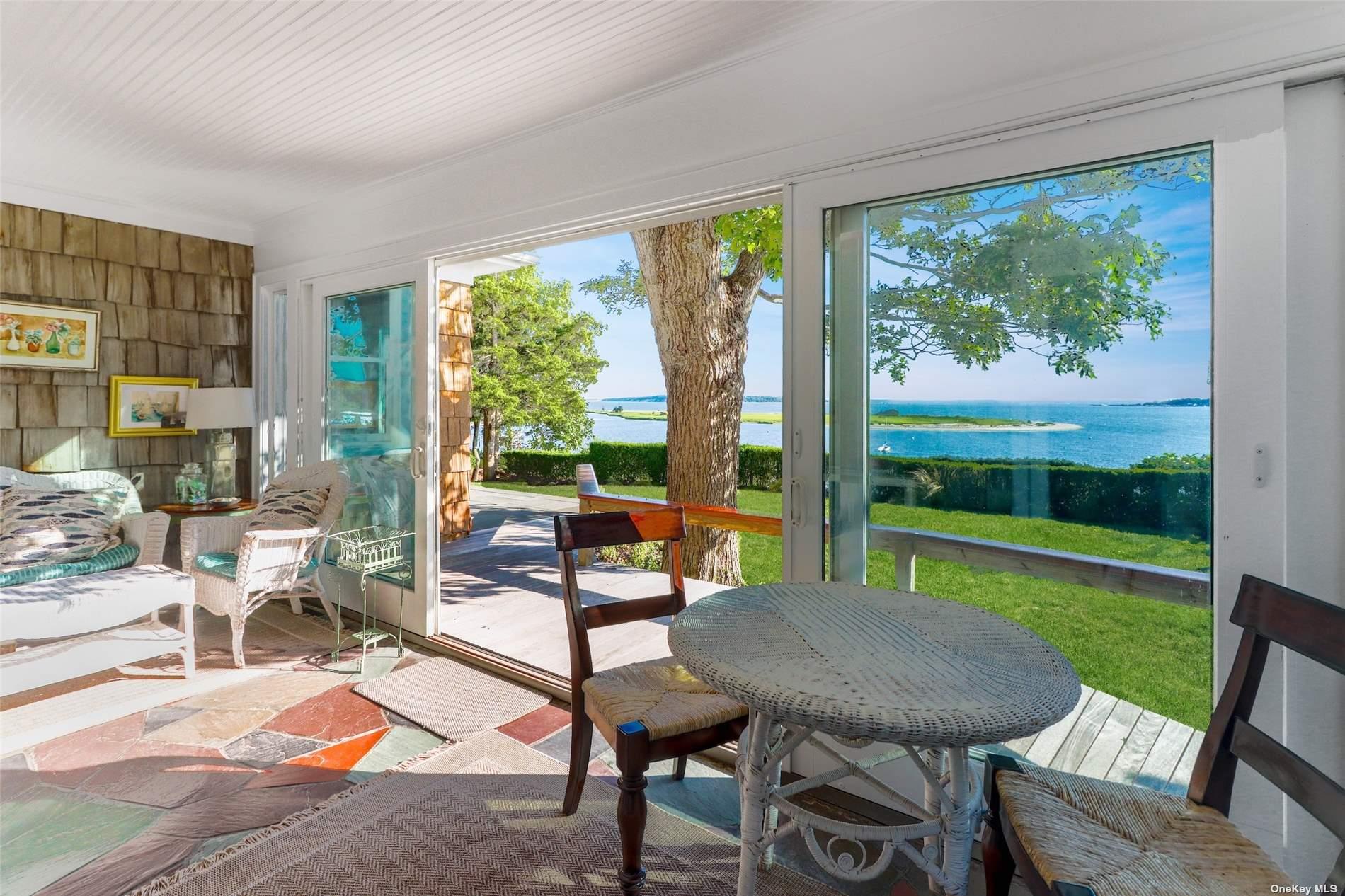 930 W Cove Road, Cutchogue, NY 11935