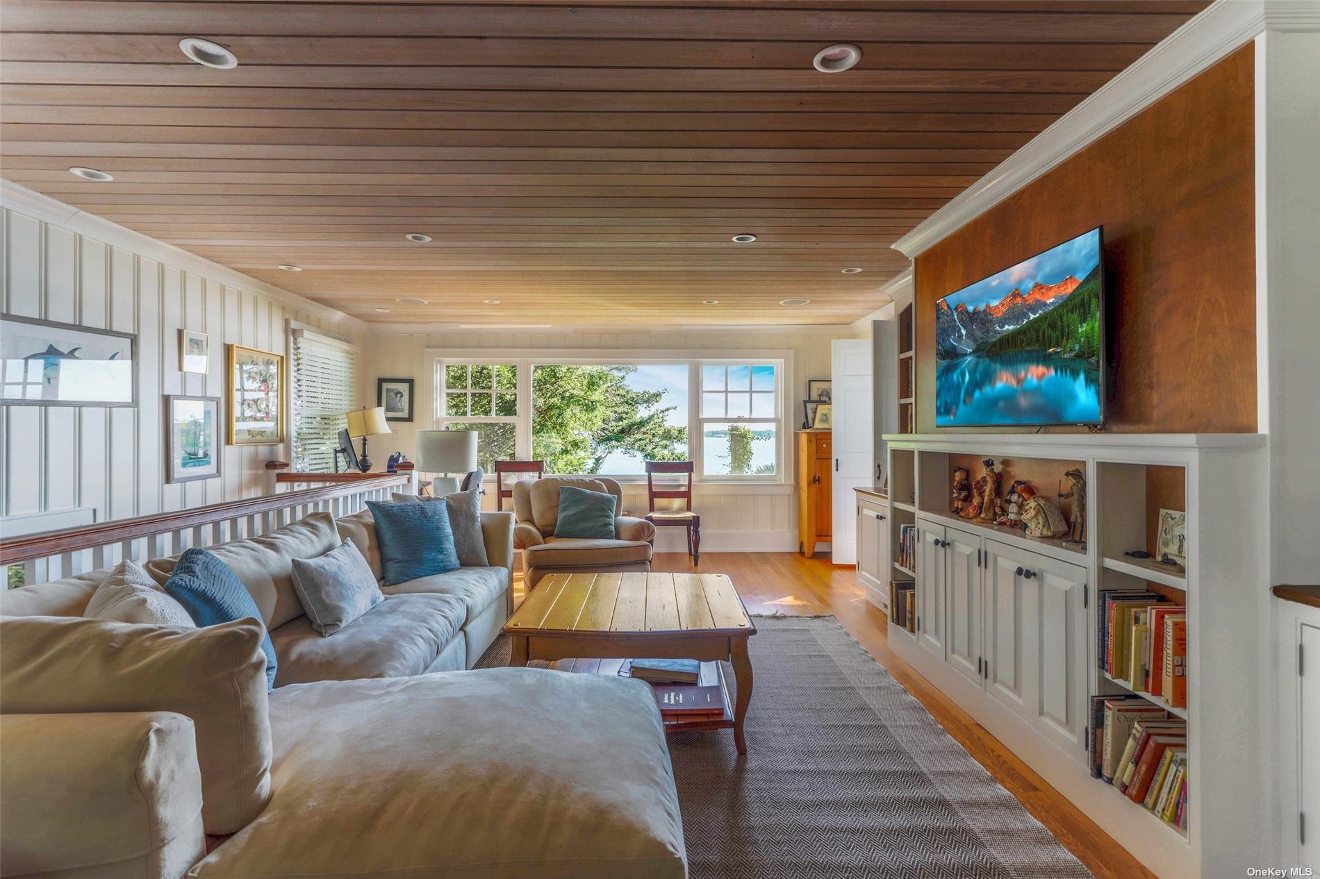 930 W Cove Road, Cutchogue, NY 11935