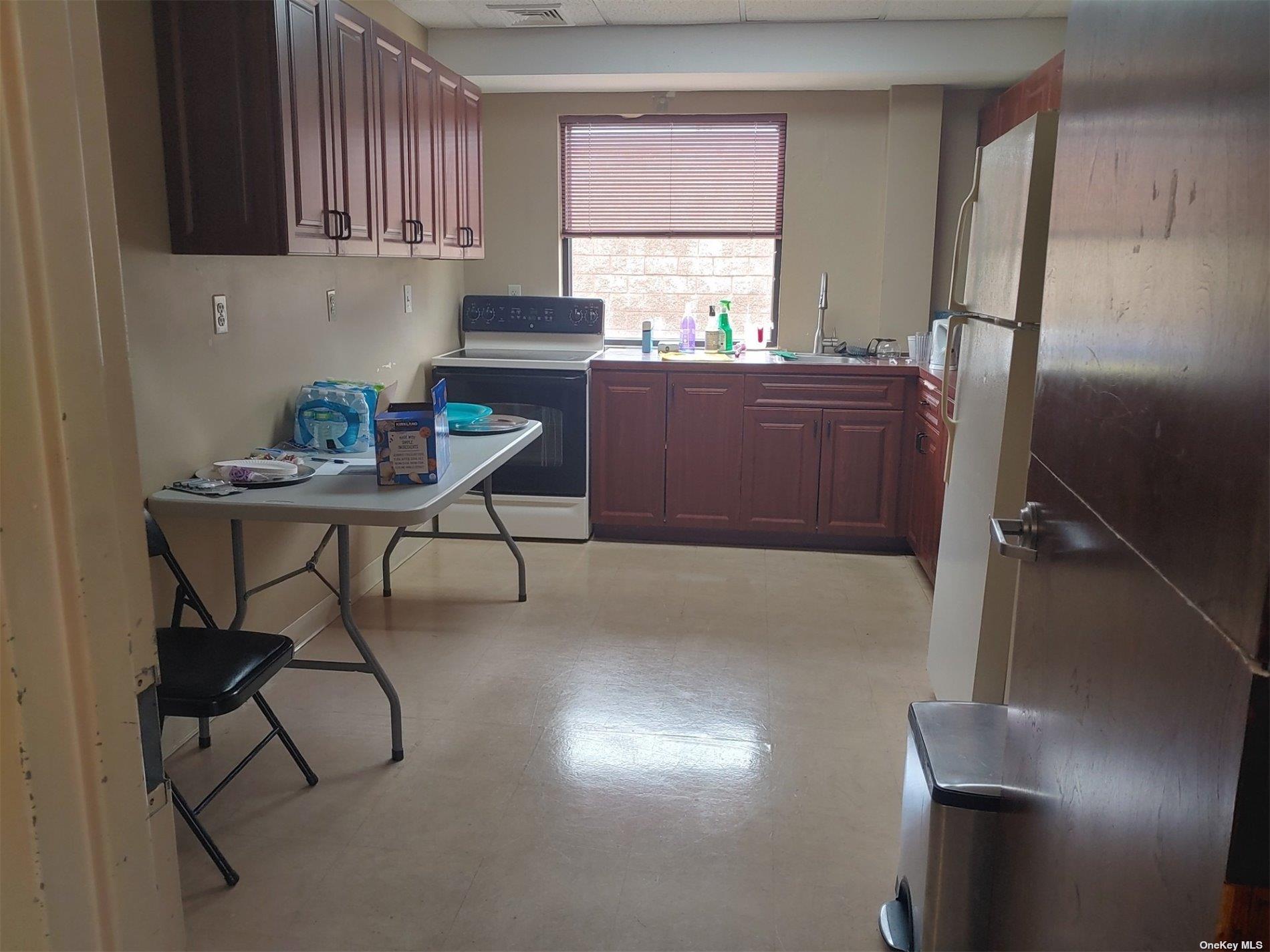 257-10 Union Turnpike # 3, Glen Oaks, NY 11004