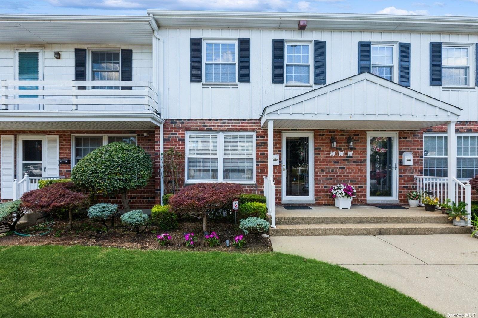 676 Front Street # 2F, Hempstead, NY 11550