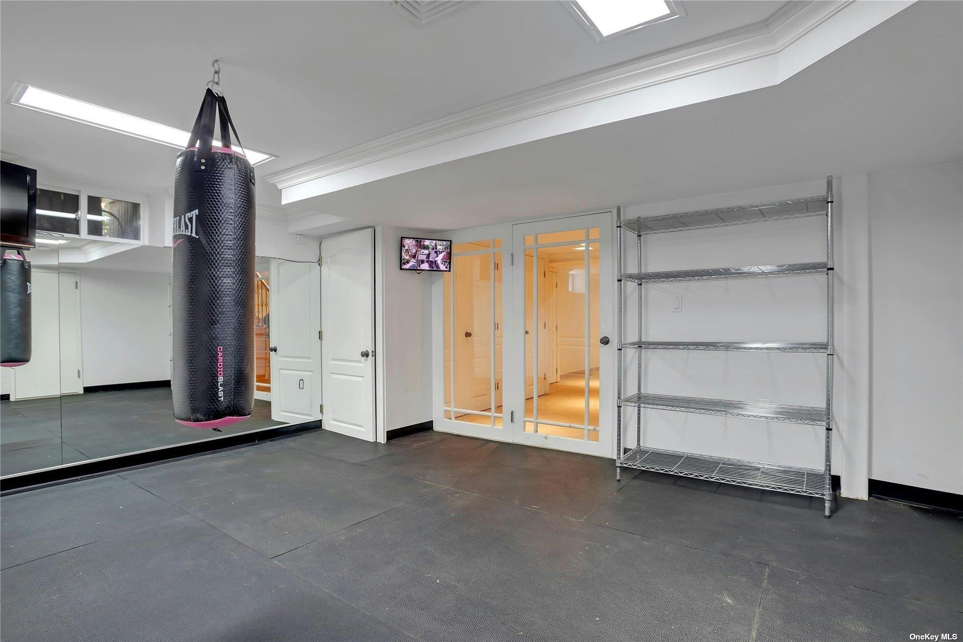 5 Boulevard, Malba, NY 11357