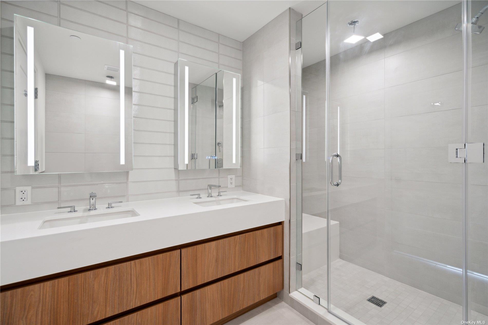 218 Middle Neck Road # 107, Great Neck, NY 11021