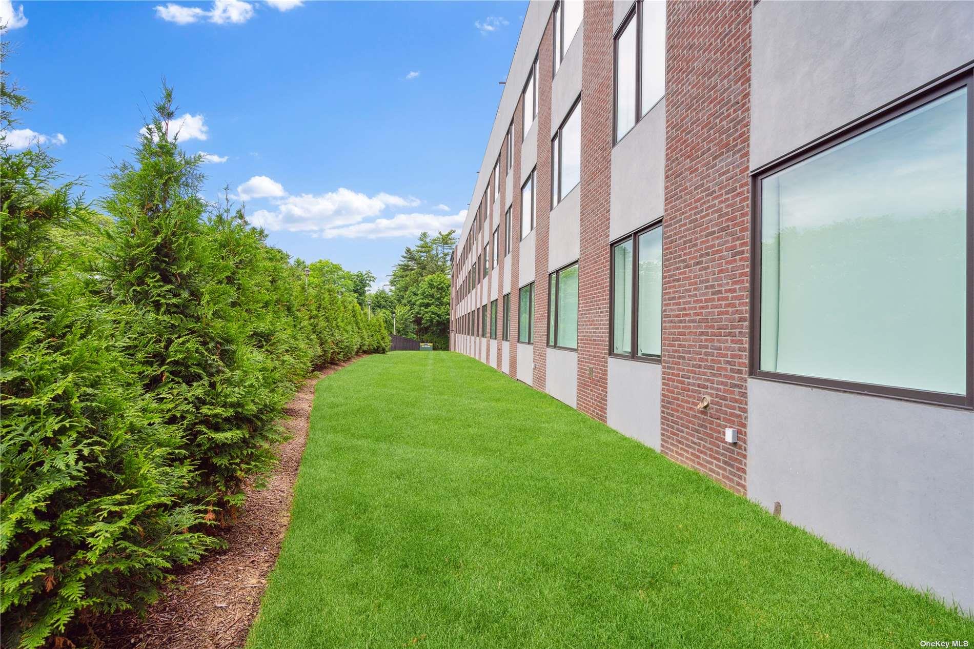 218 Middle Neck Road # 107, Great Neck, NY 11021