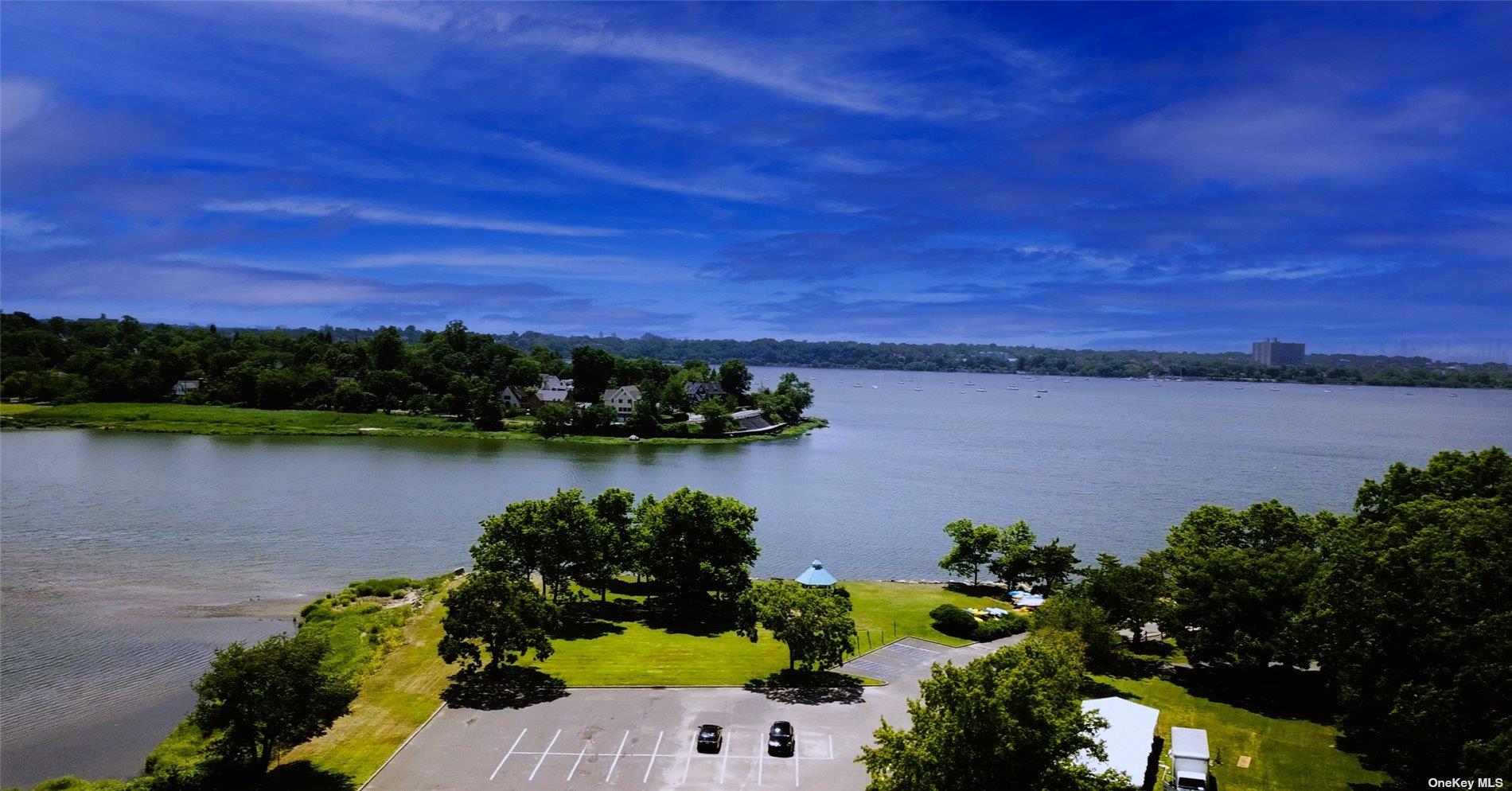 218 Middle Neck Road # 203, Great Neck, NY 11021