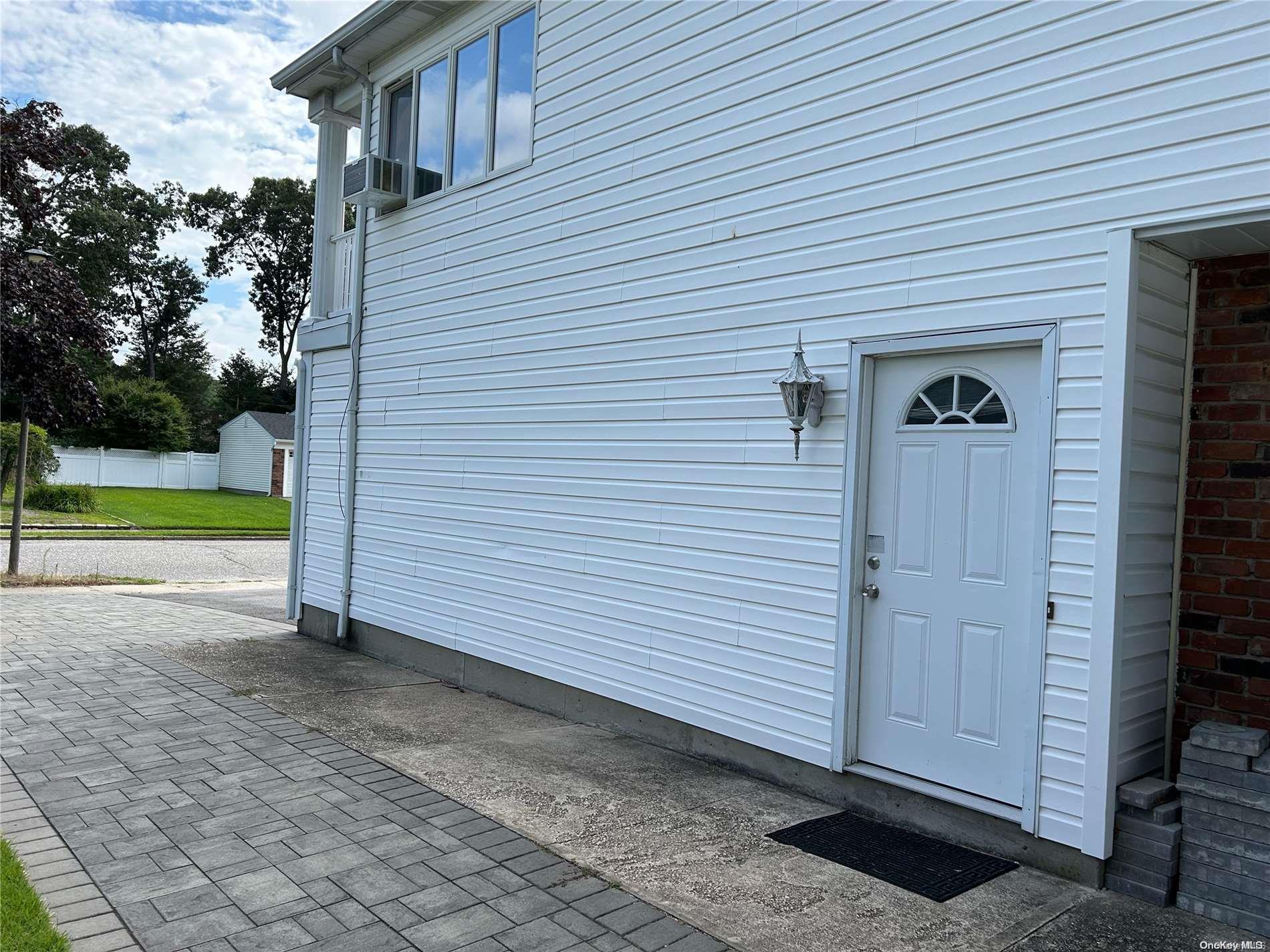 19 Taylor Street, Port Jefferson Station, NY 11776